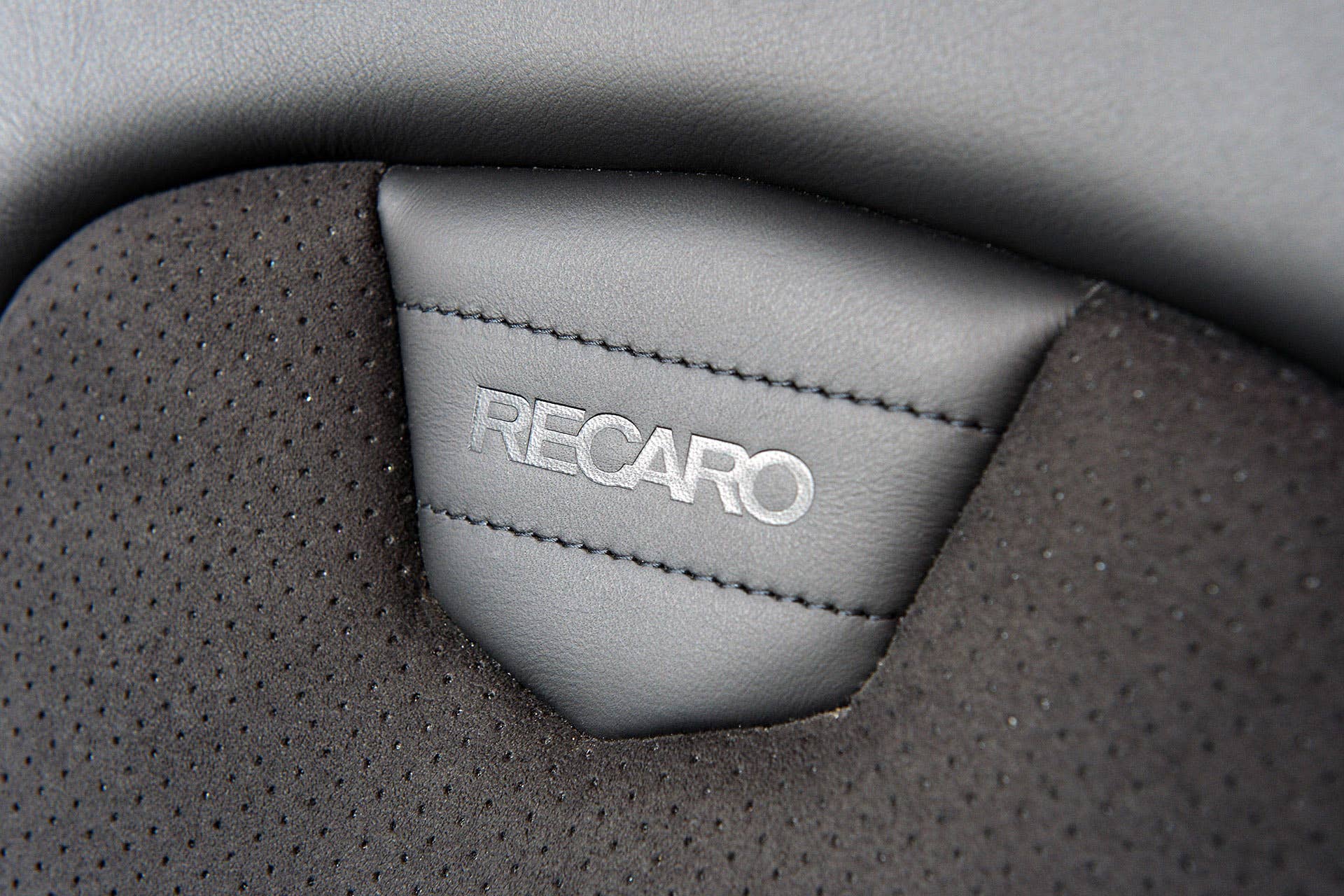 2016 Cadillac ATS-V seat detail