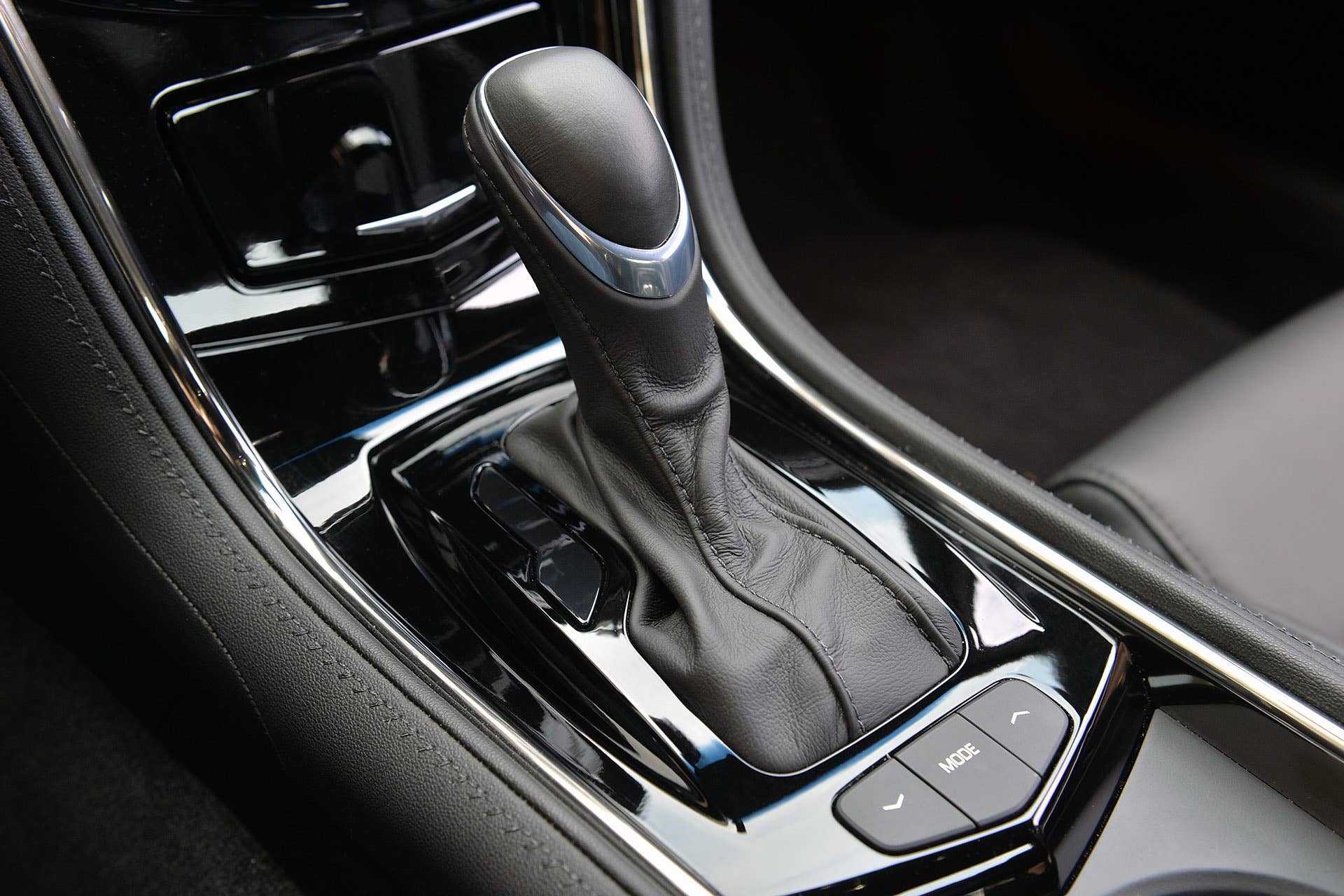 2016 Cadillac ATS-V shifter