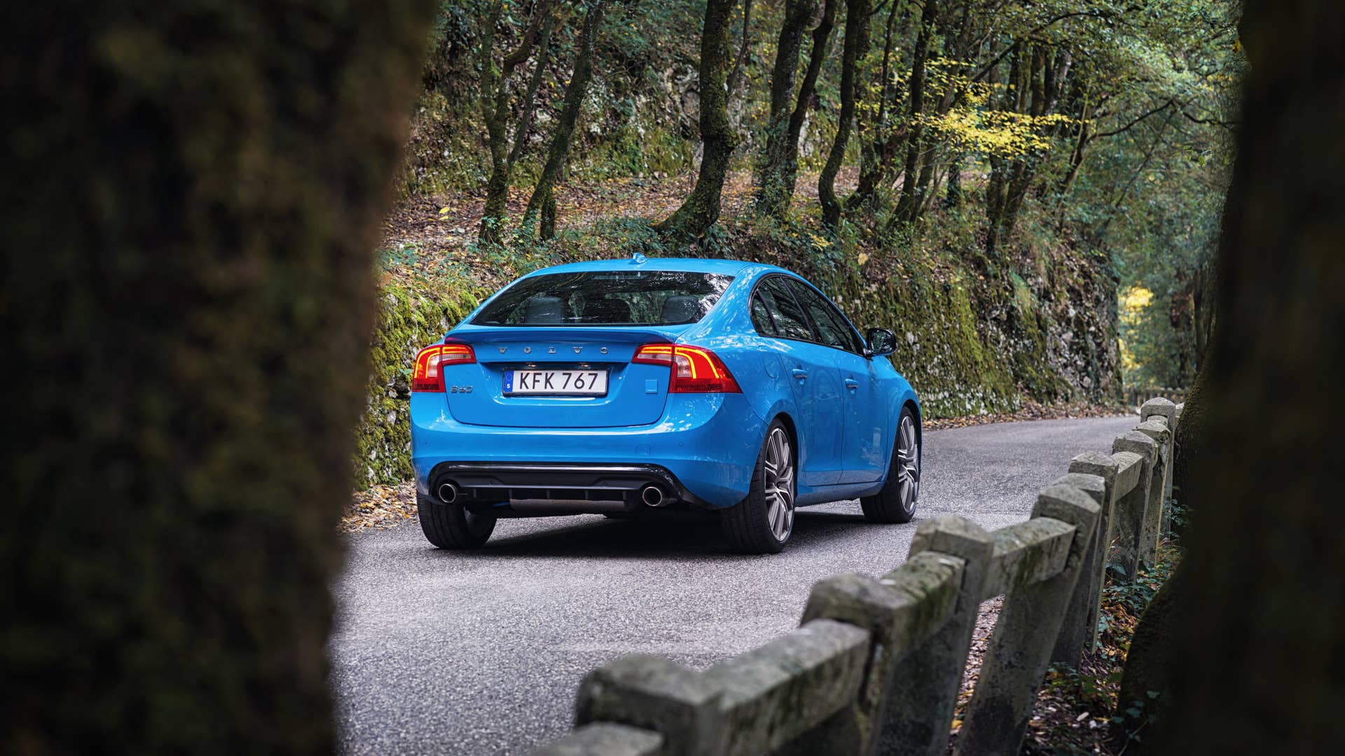 2017 volvo s60 polestar rear forest