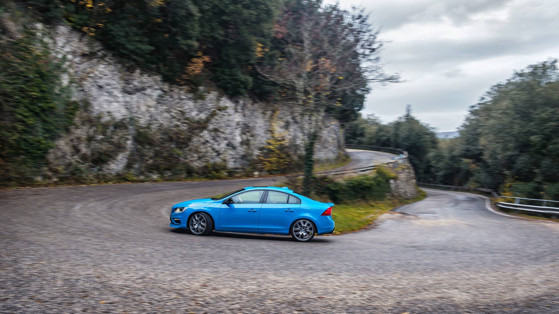2017 volvo s60 polestar cornering side