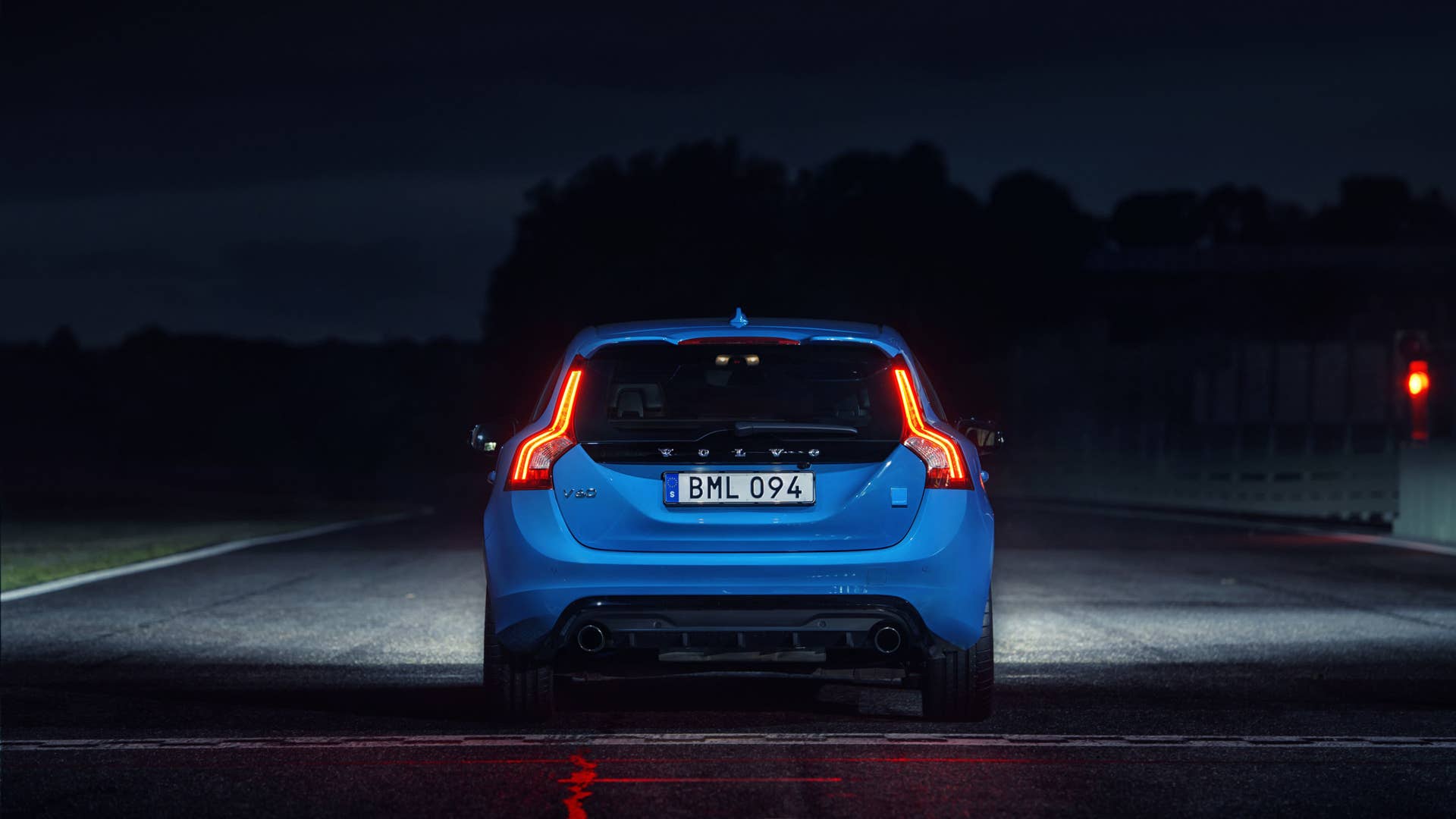 2017 volvo v60 polestar rear track
