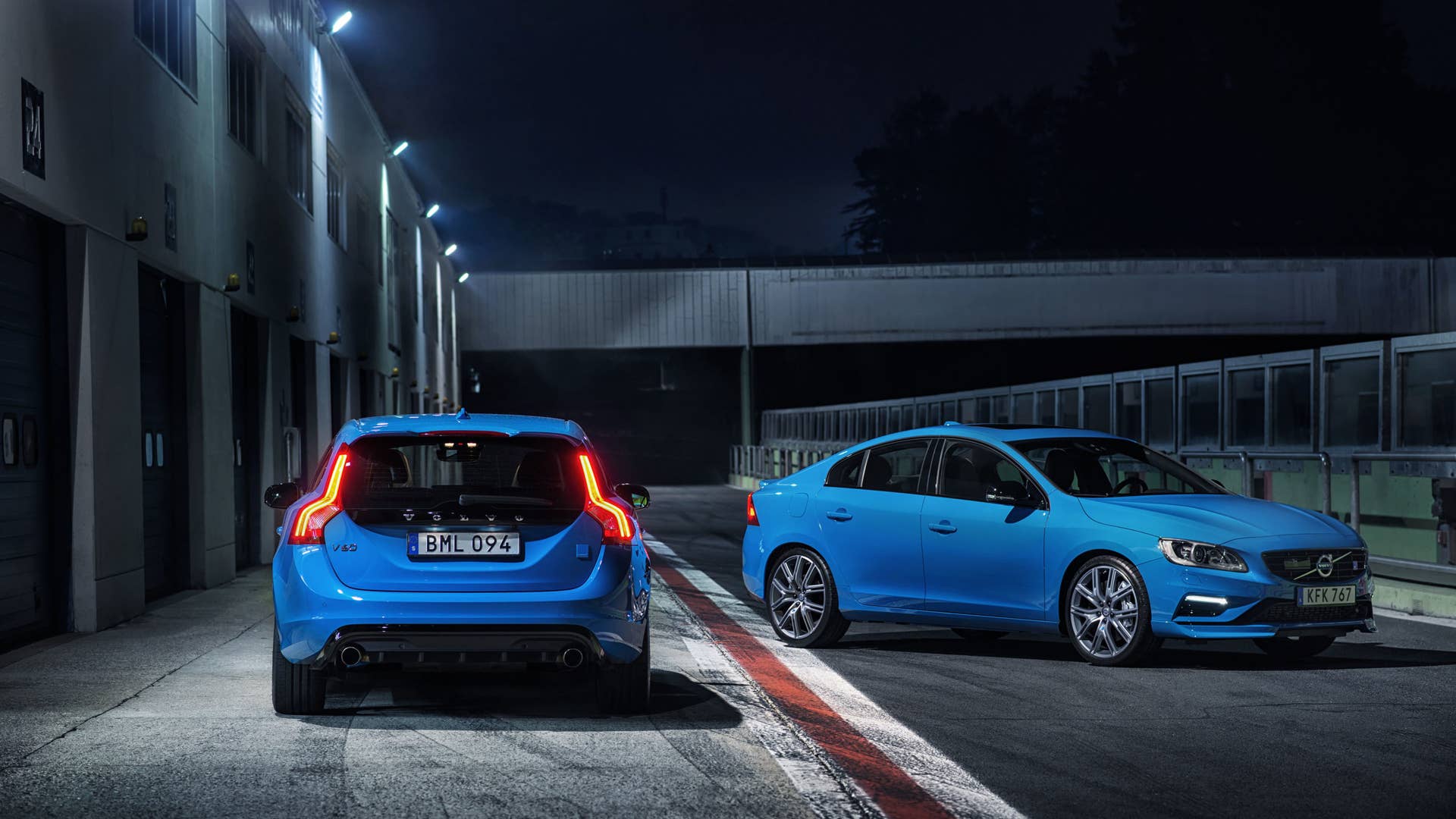 2017 volvo s60 and v60 polestar on track