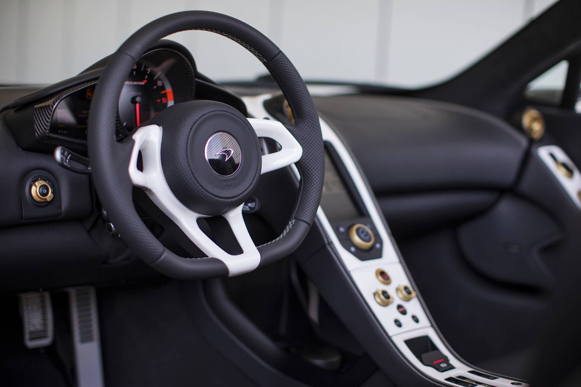 McLaren 650S Spider Al Sahara 79 by MSO interior