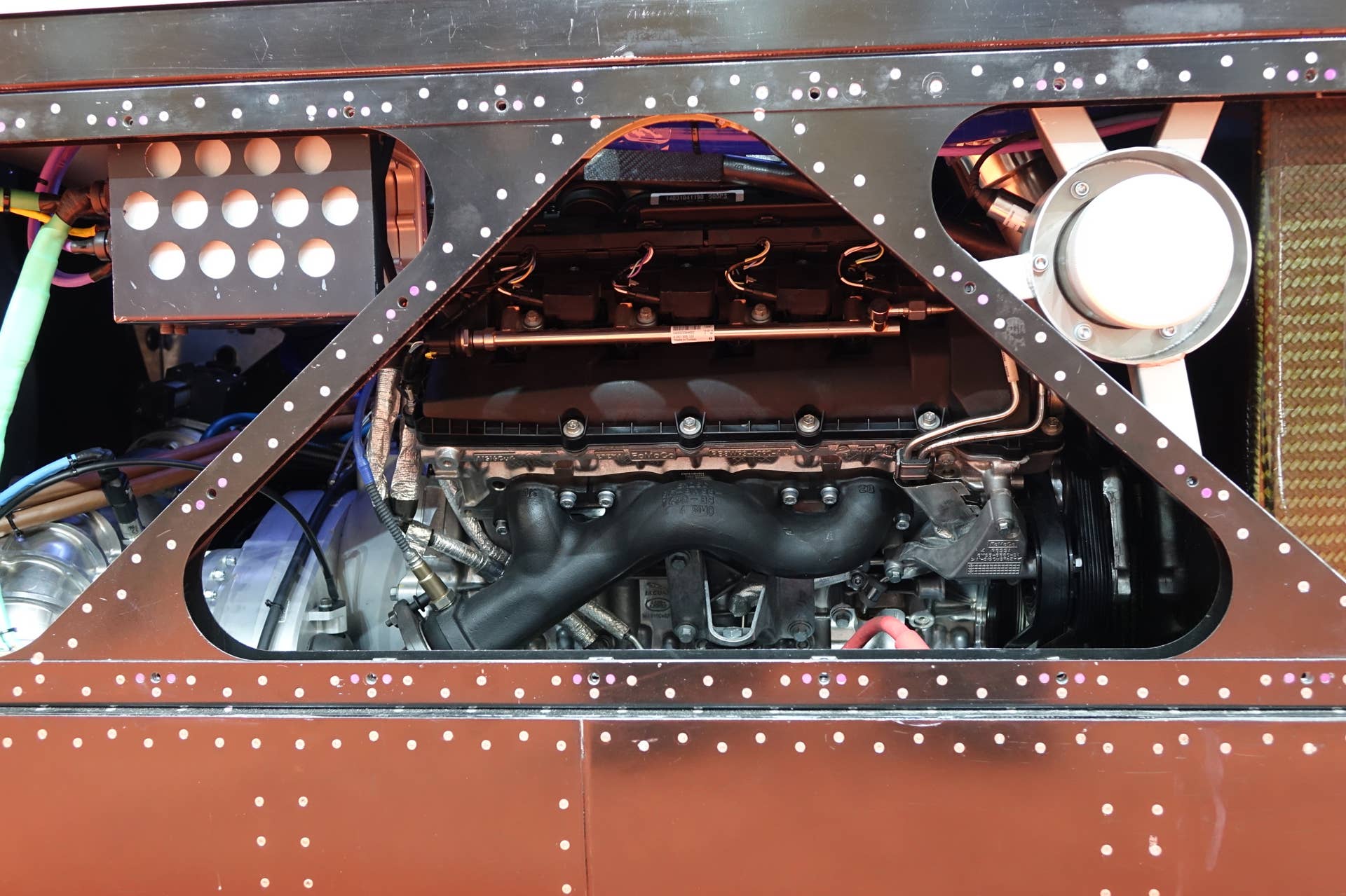 Bloodhound SSC Jaguar AJ133 V8 engine