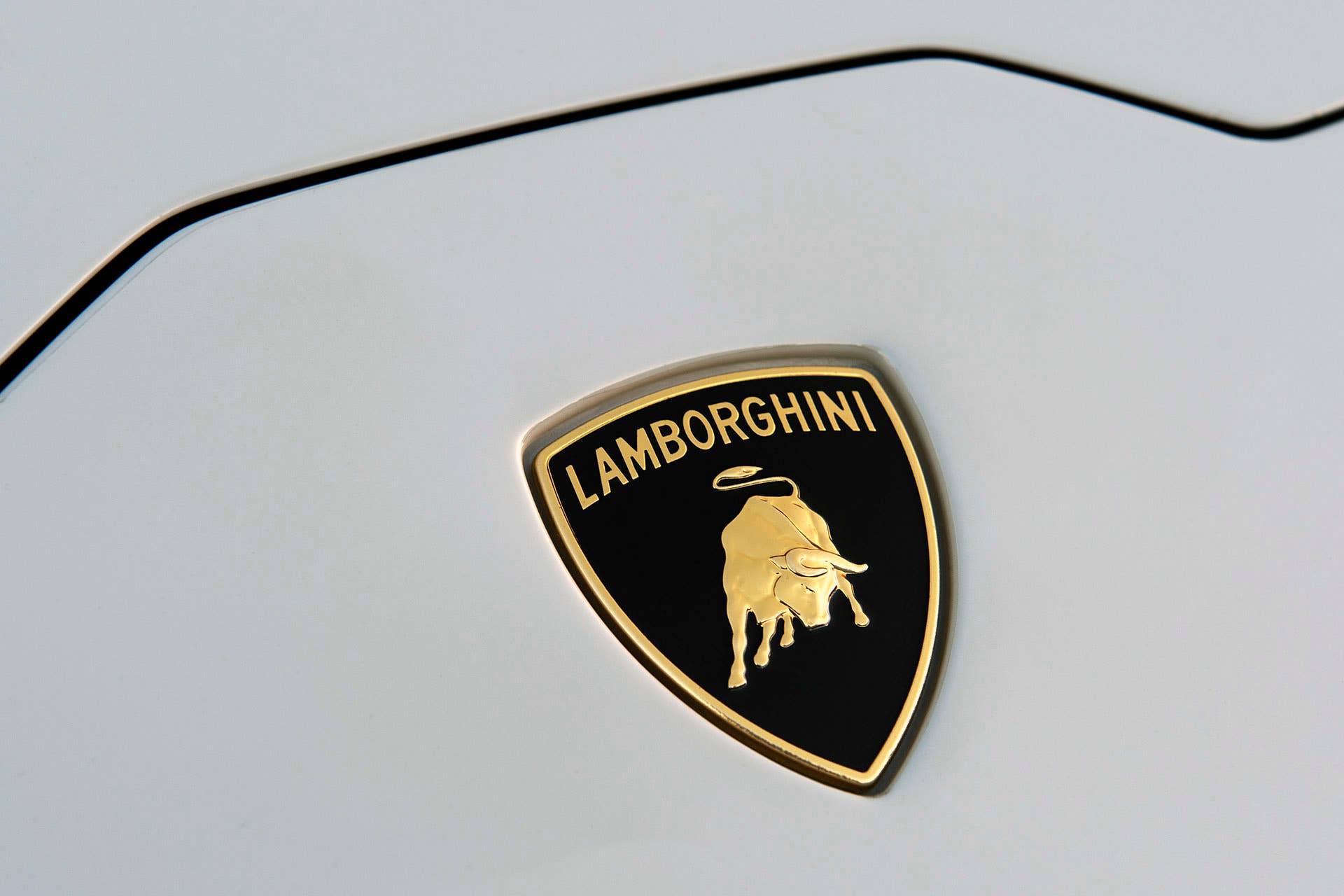 2015 Lamborghini Huracan LP 610-4 badge