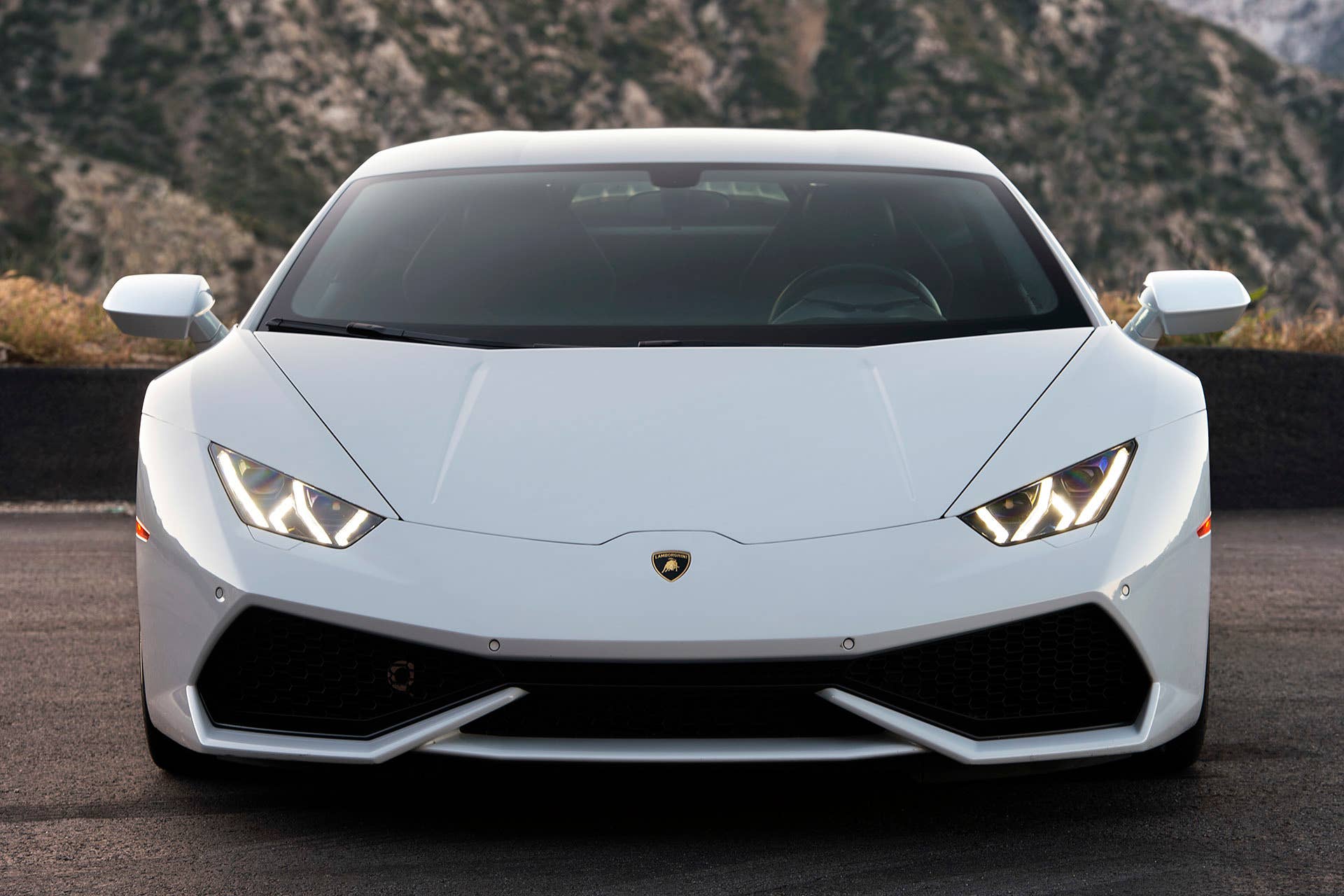 2015 Lamborghini Huracan LP 610-4 front view