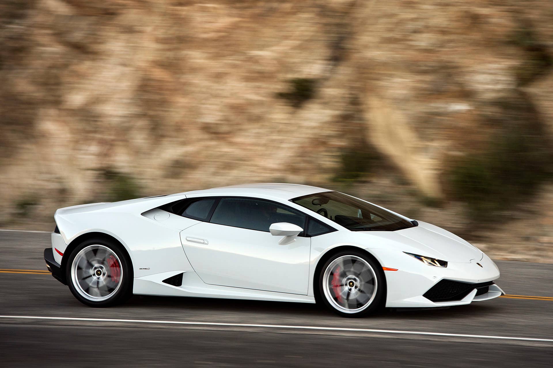 2015 Lamborghini Huracan LP 610-4 driving