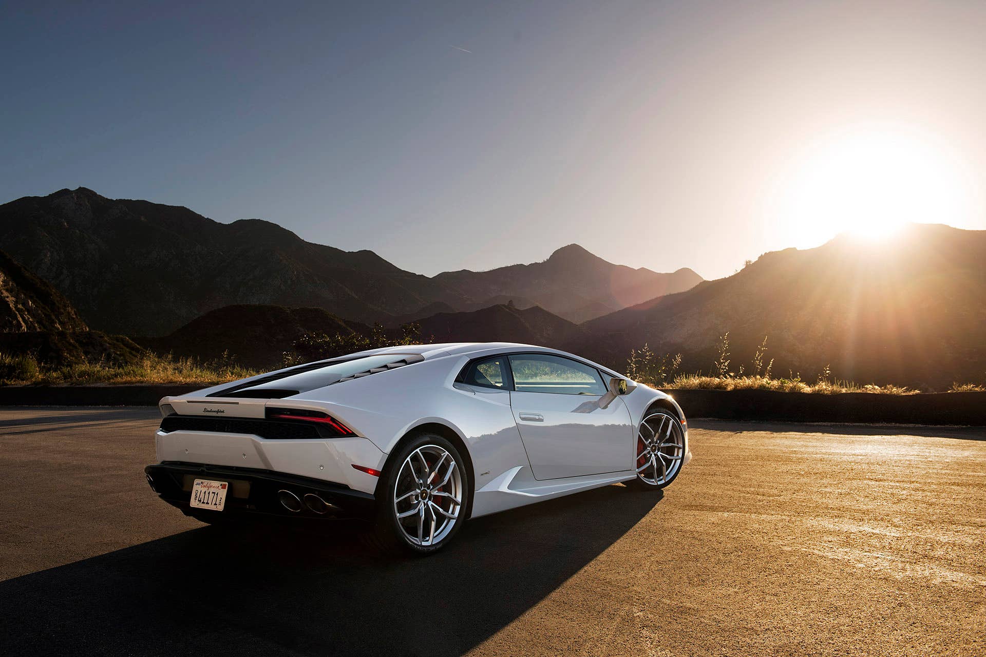 2015 Lamborghini Huracan LP 610-4 rear 3/4 view