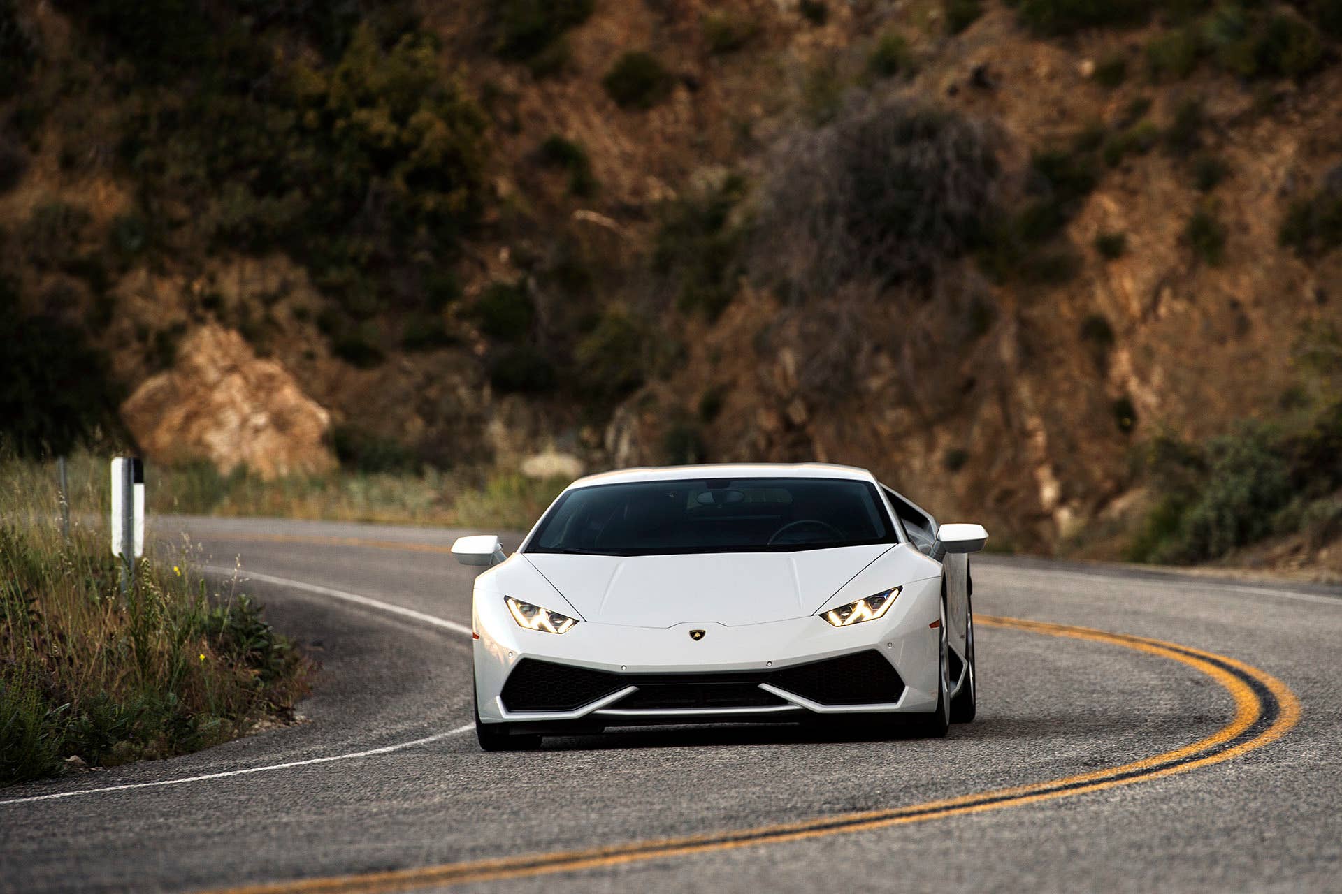 2015 Lamborghini Huracan LP 610-4 driving