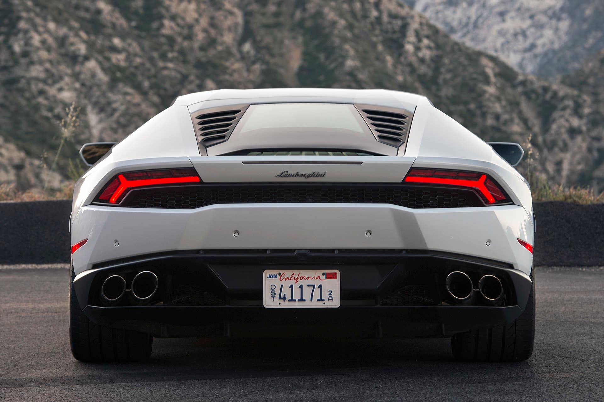 2015 Lamborghini Huracan LP 610-4 rear view