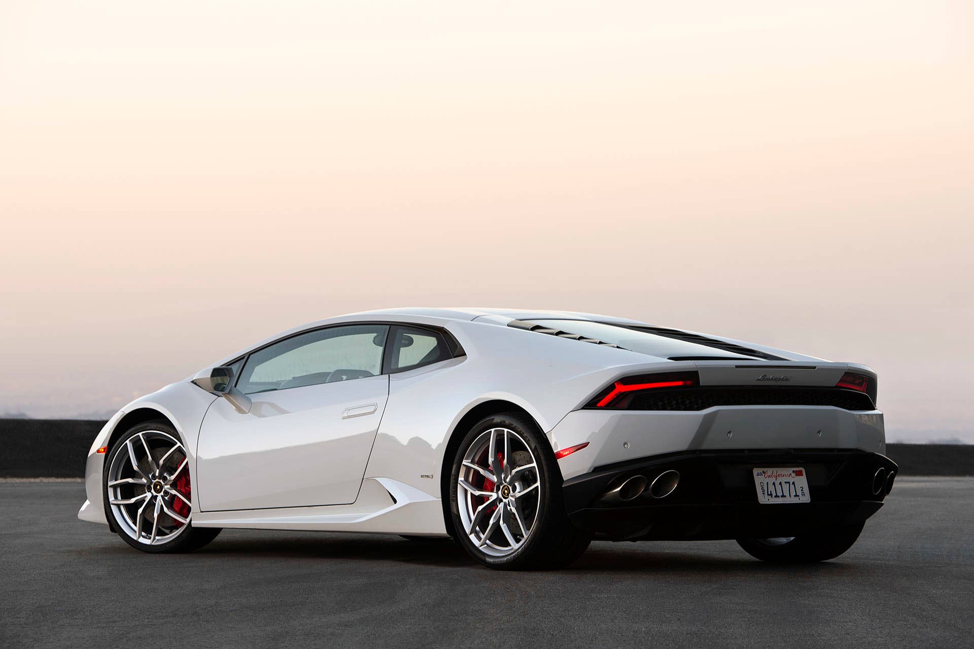 2015 Lamborghini Huracan LP 610-4 rear 3/4 view