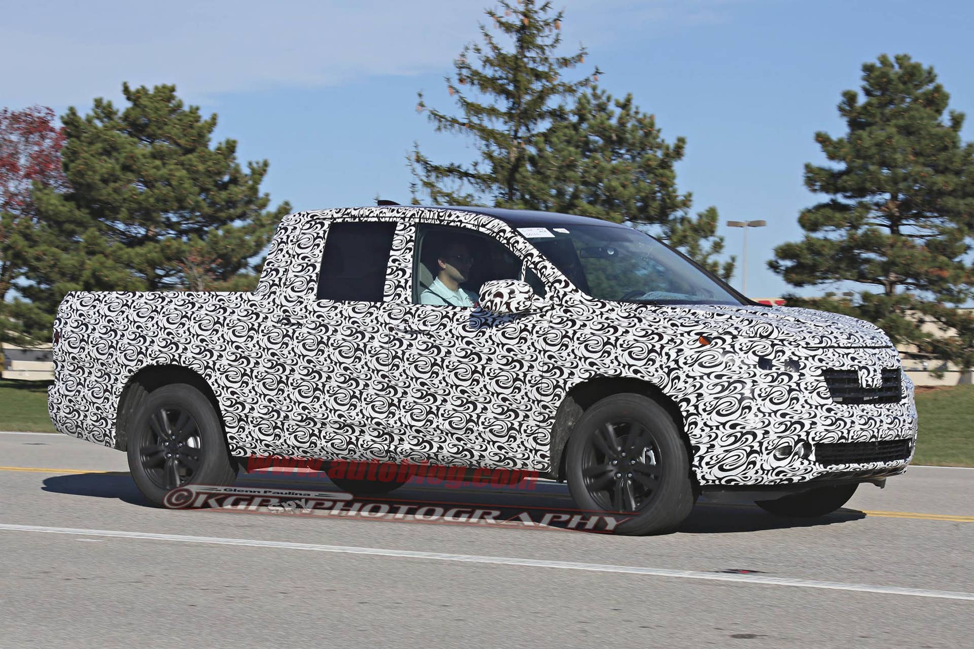 2017 Honda Ridgeline prototype spied front 3/4