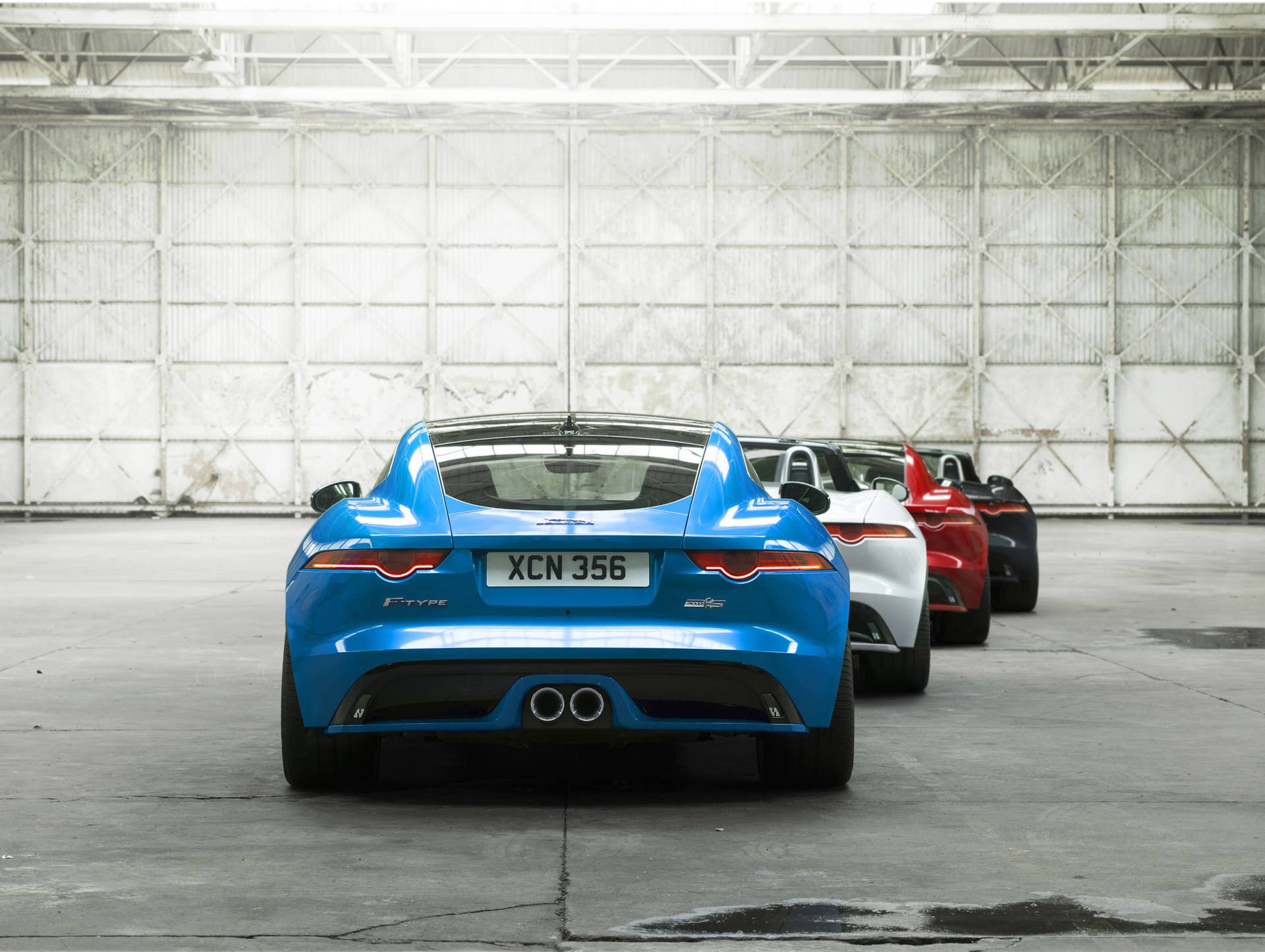 Jaguar F-Type British Design Edition colors rear