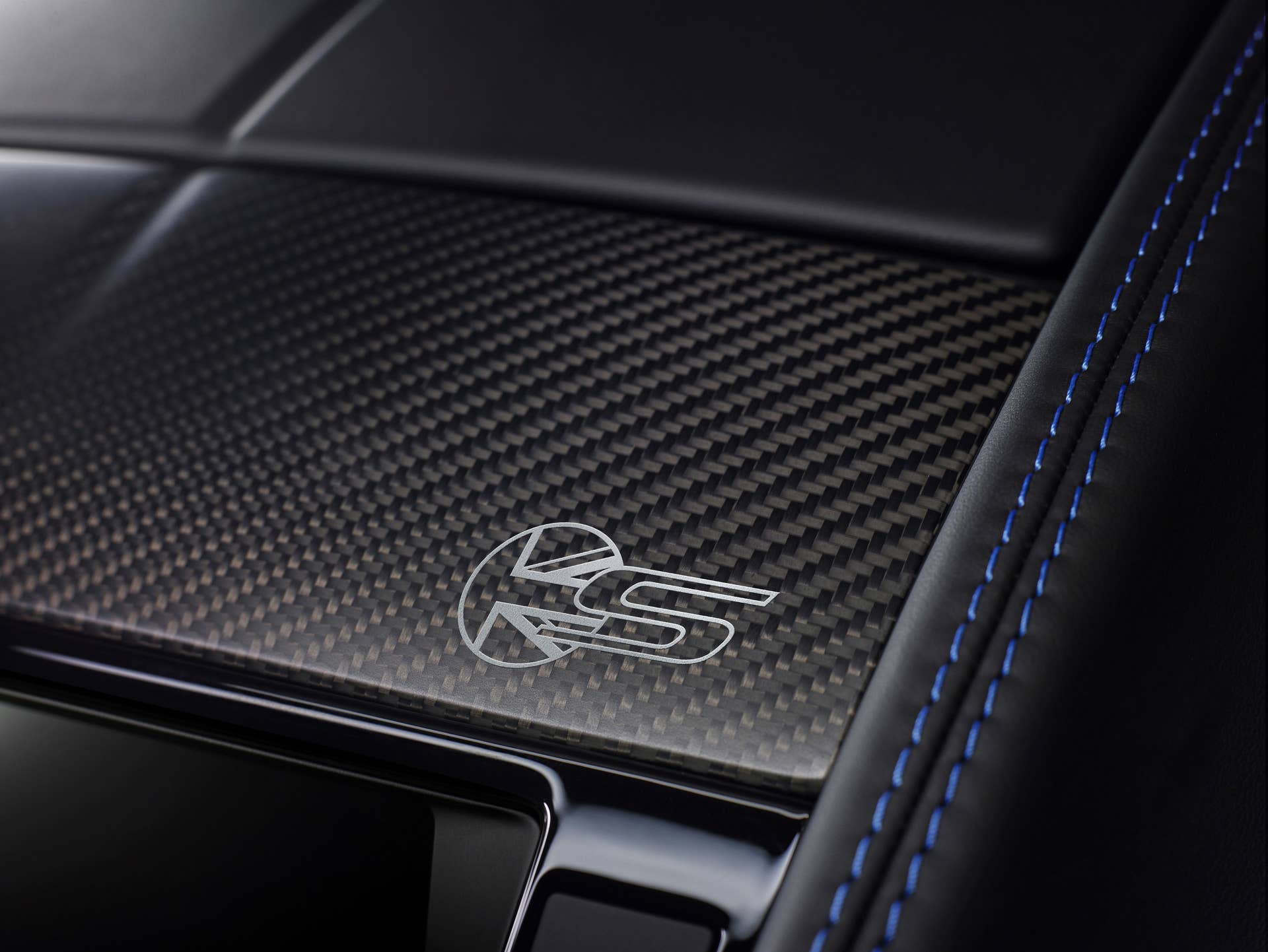 Jaguar F-Type British Design Edition dashboard logo carbon