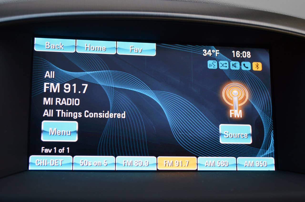 2013 Buick Verano Turbo audio system display