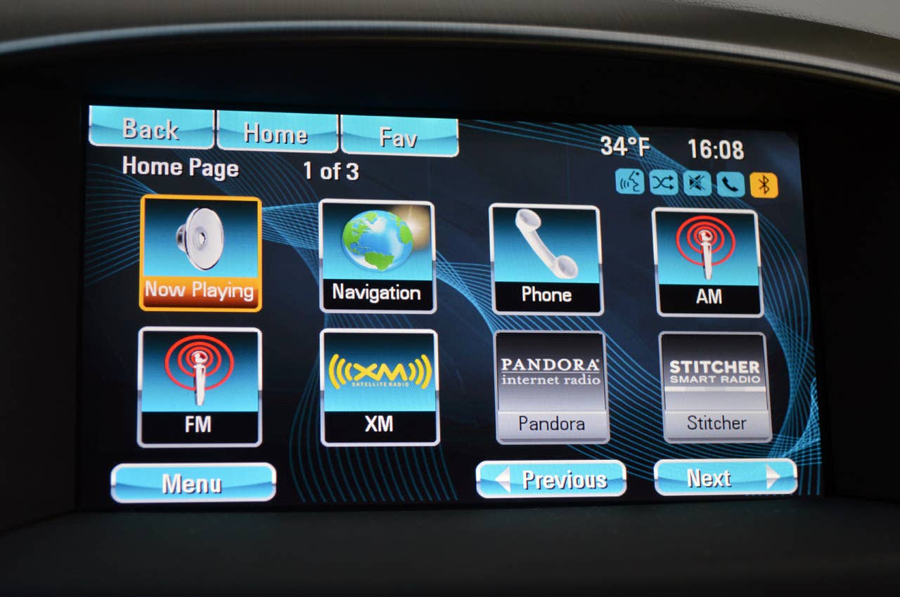 2013 Buick Verano Turbo infotainment system