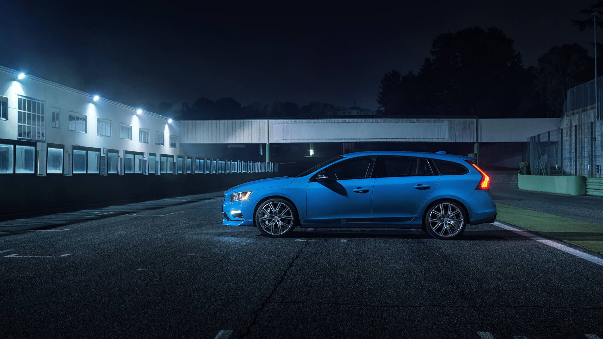 2017 volvo v60 polestar profile