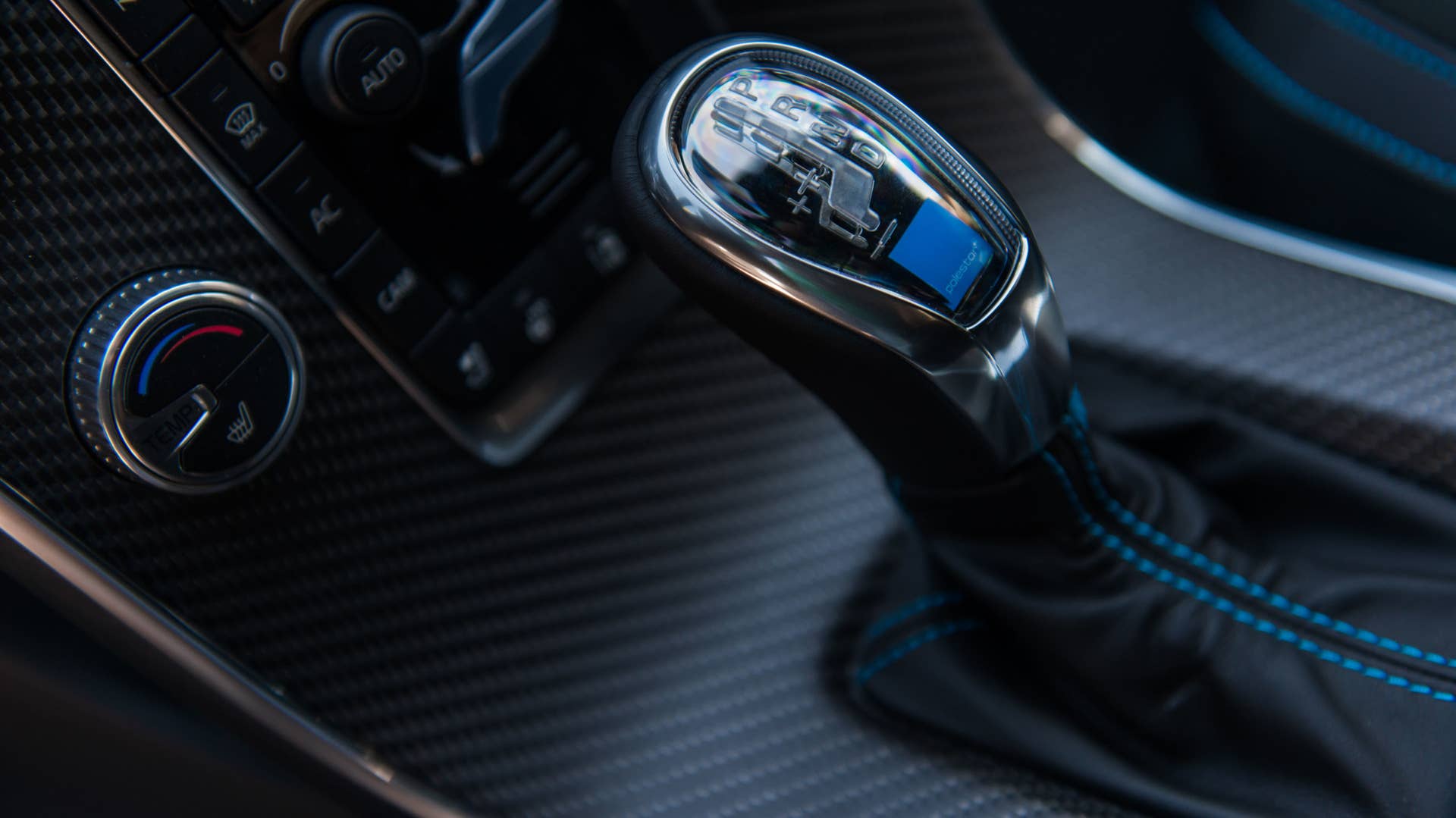 2017 volvo v60 and s60 polestar gearshift detail