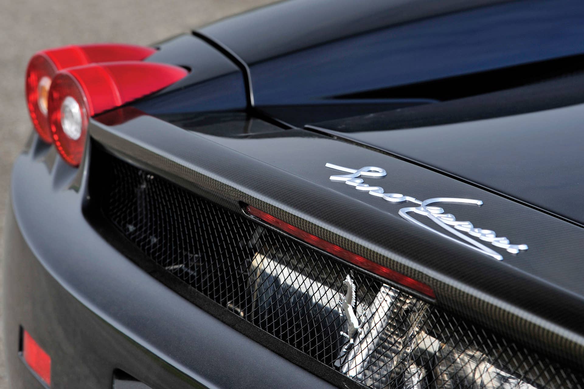 2004 ferrari enzo carbon fiber