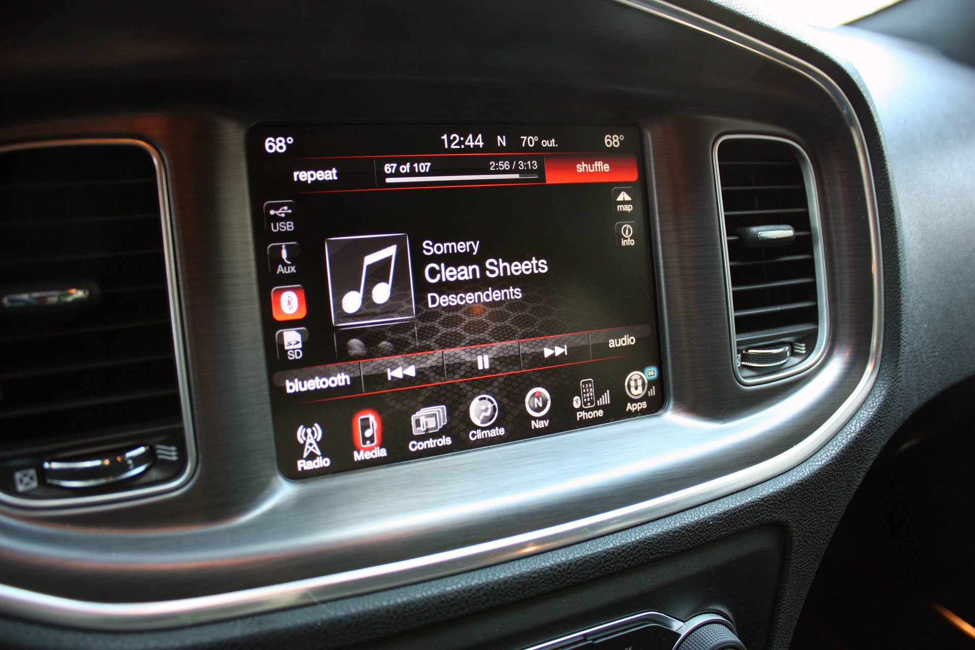 2015 Dodge Charger R/T Scat Pack infotainment system