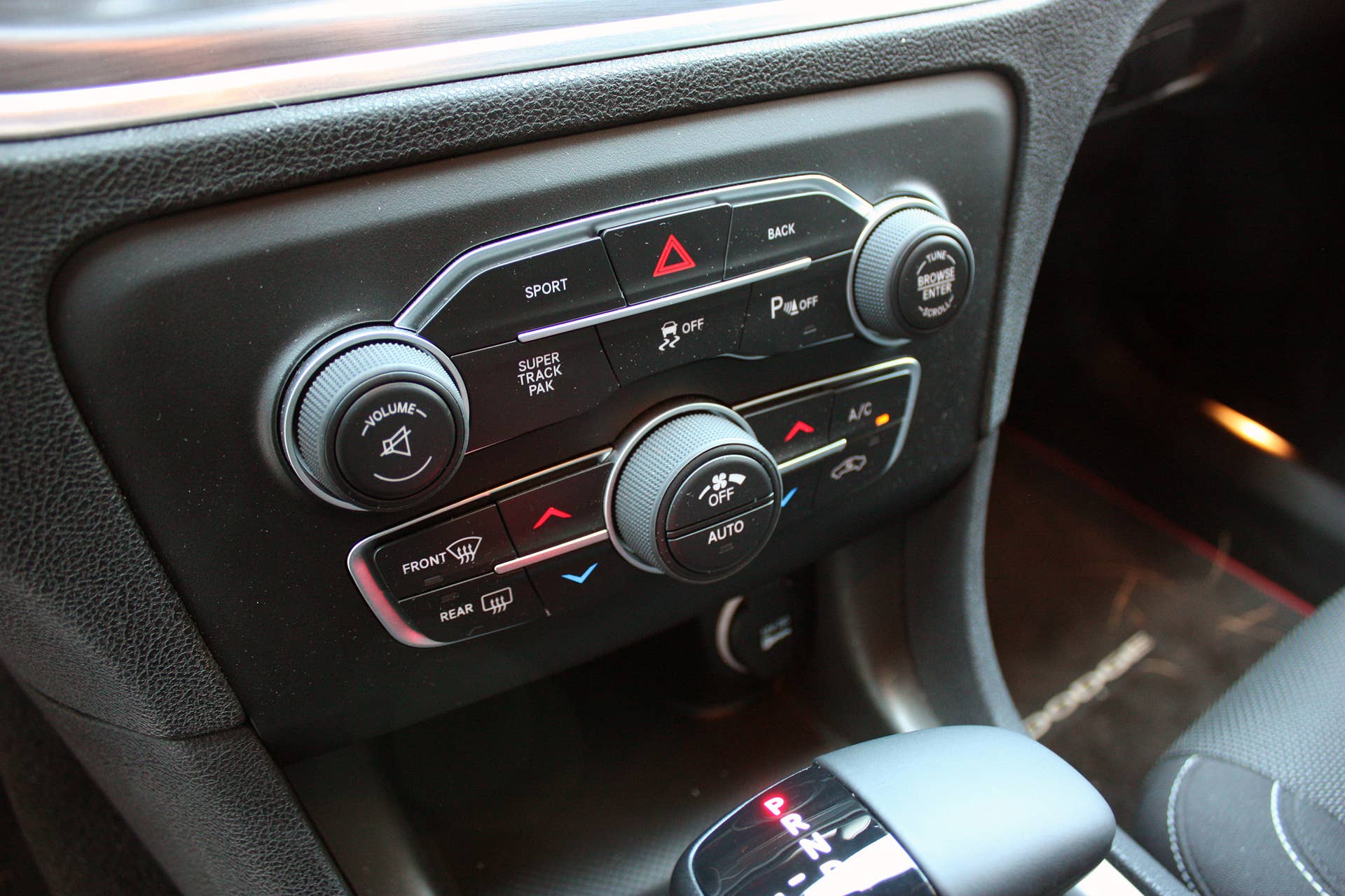 2015 Dodge Charger R/T Scat Pack HVAC controls
