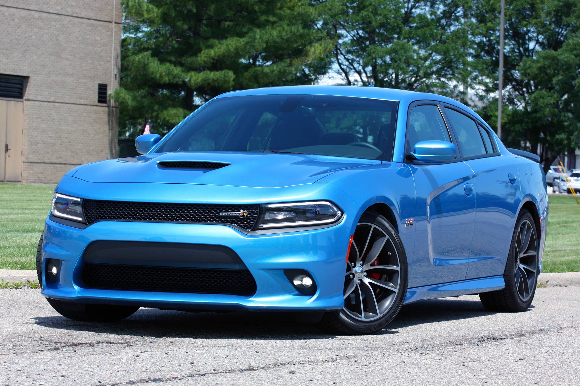 2015 Dodge Charger R/T Scat Pack front 3/4