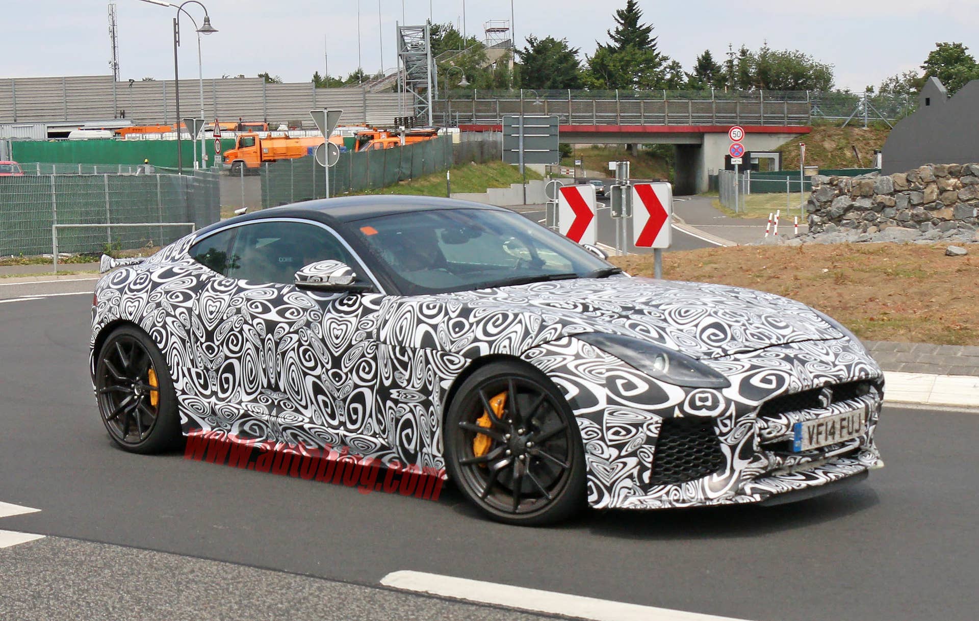 Jaguar F-Type SVR prototype front side 3/4