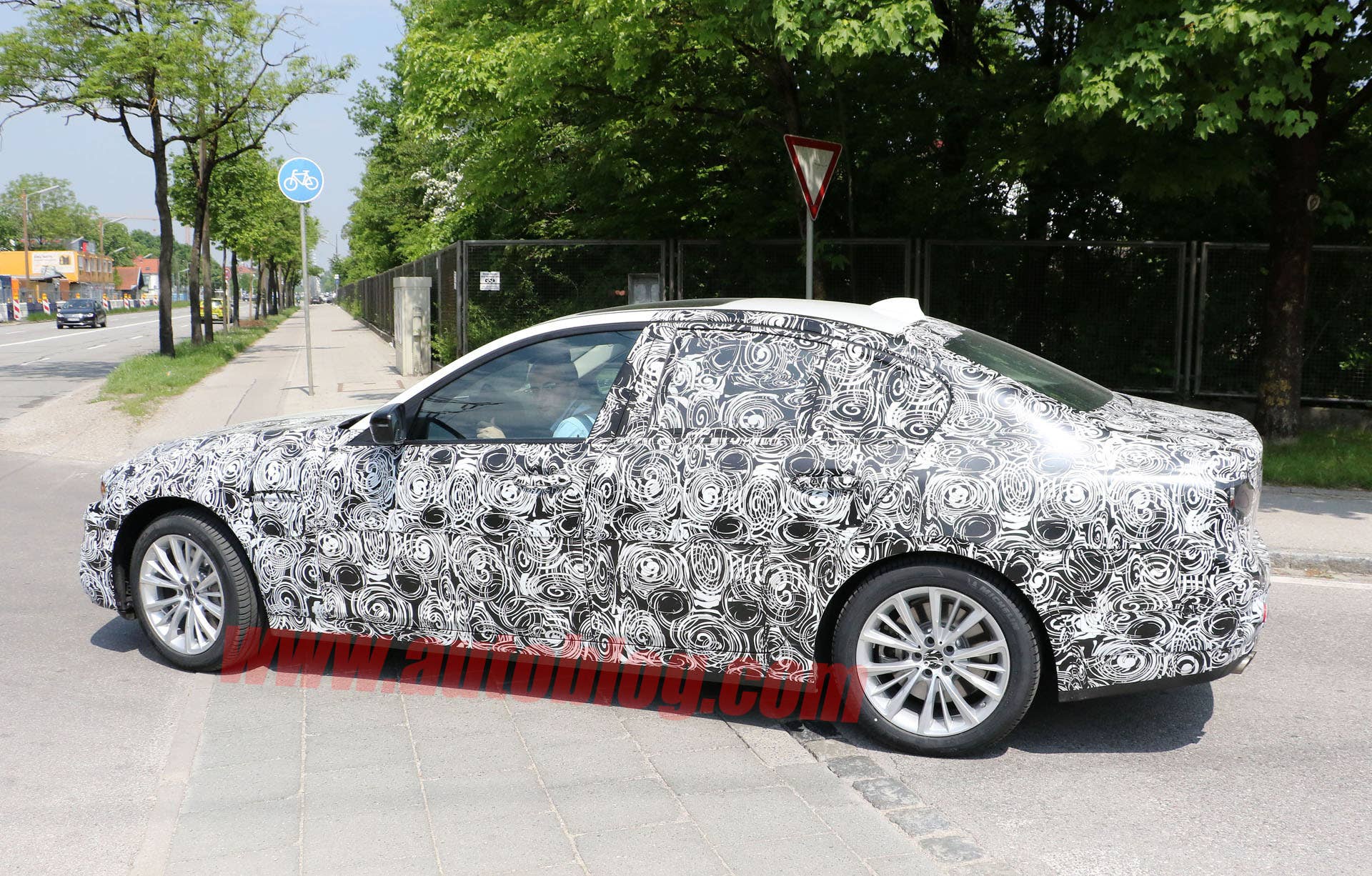 m5 bmw 5 series spy shots camo turn