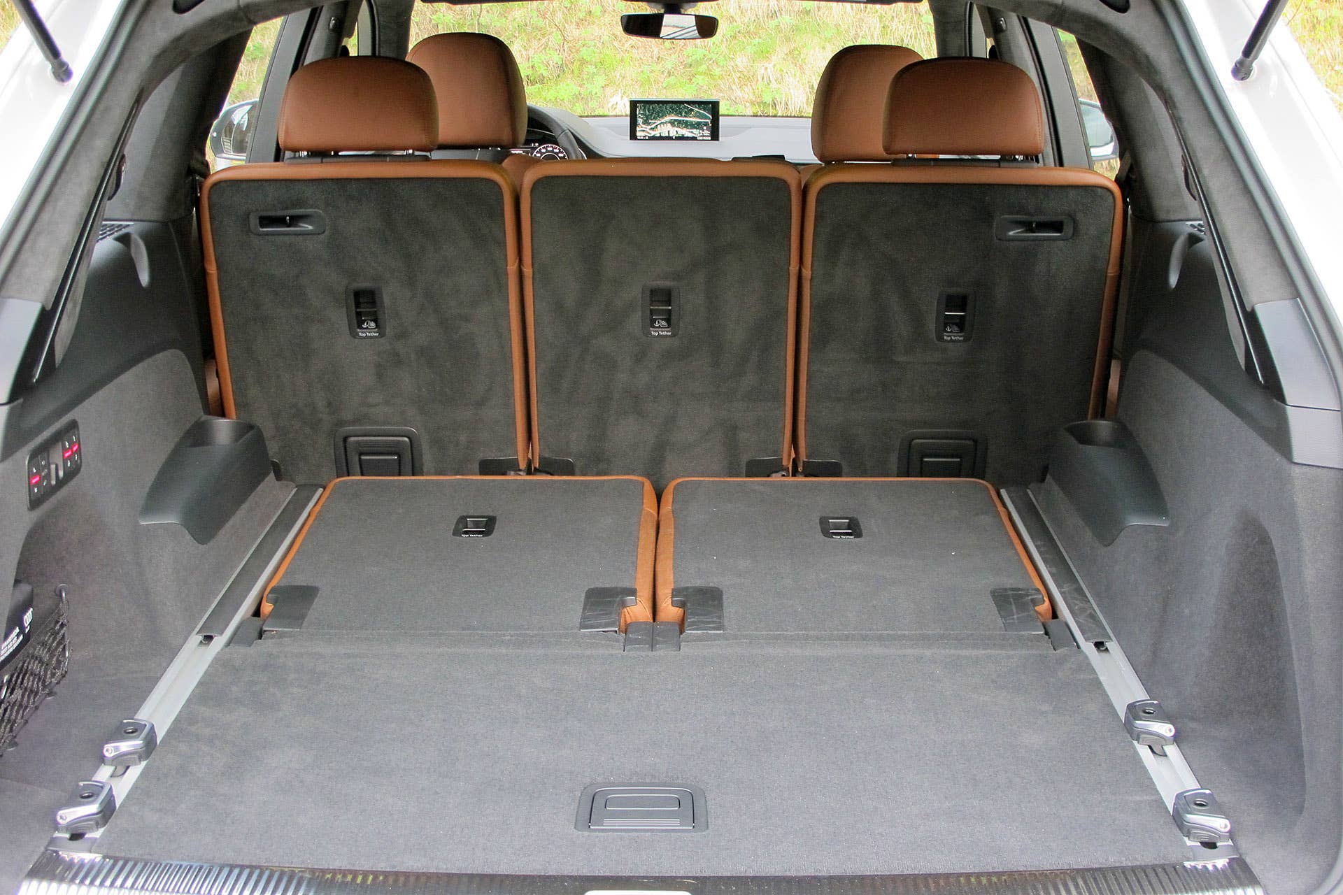 2017 Audi Q7 rear cargo area