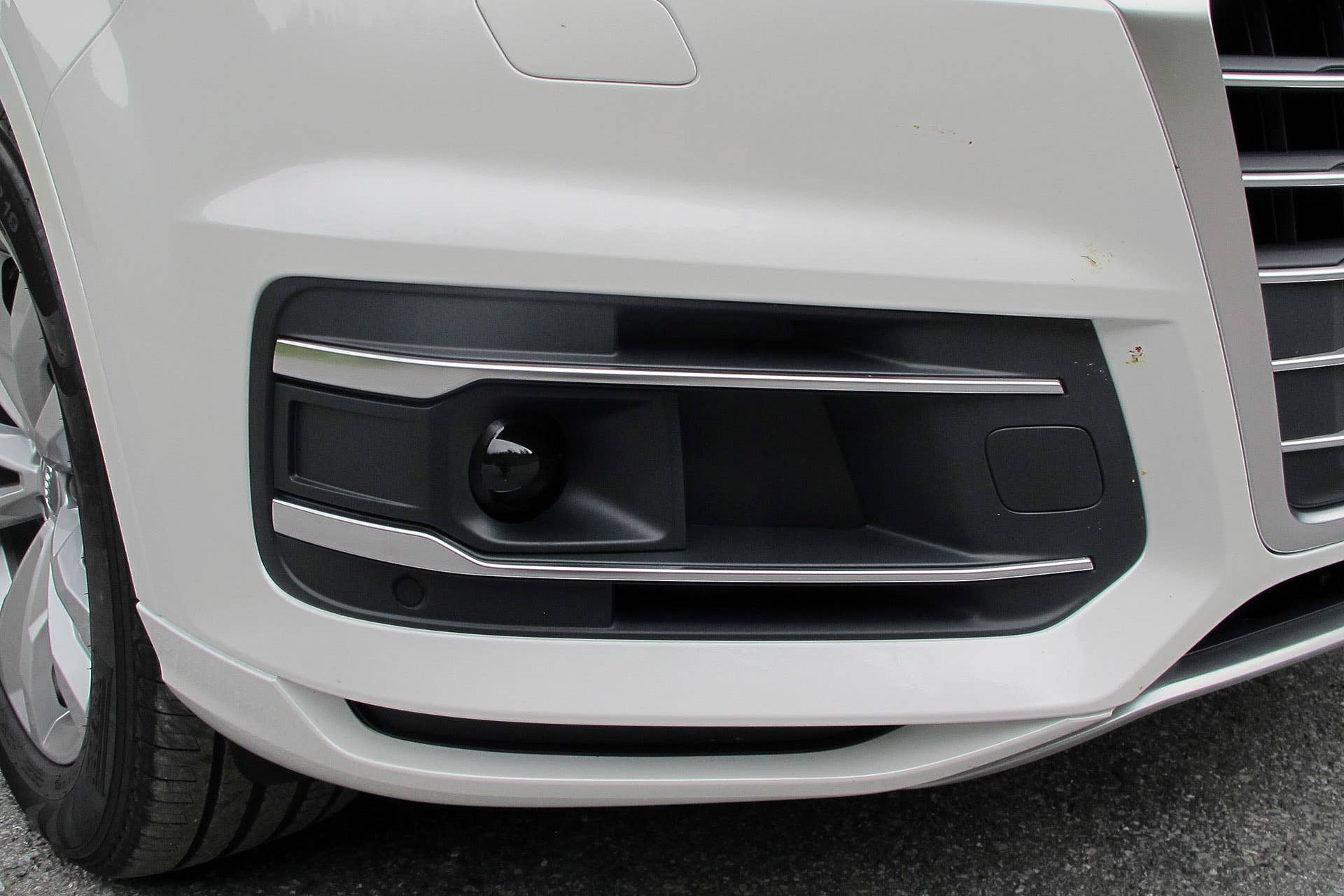 2017 Audi Q7 fog light