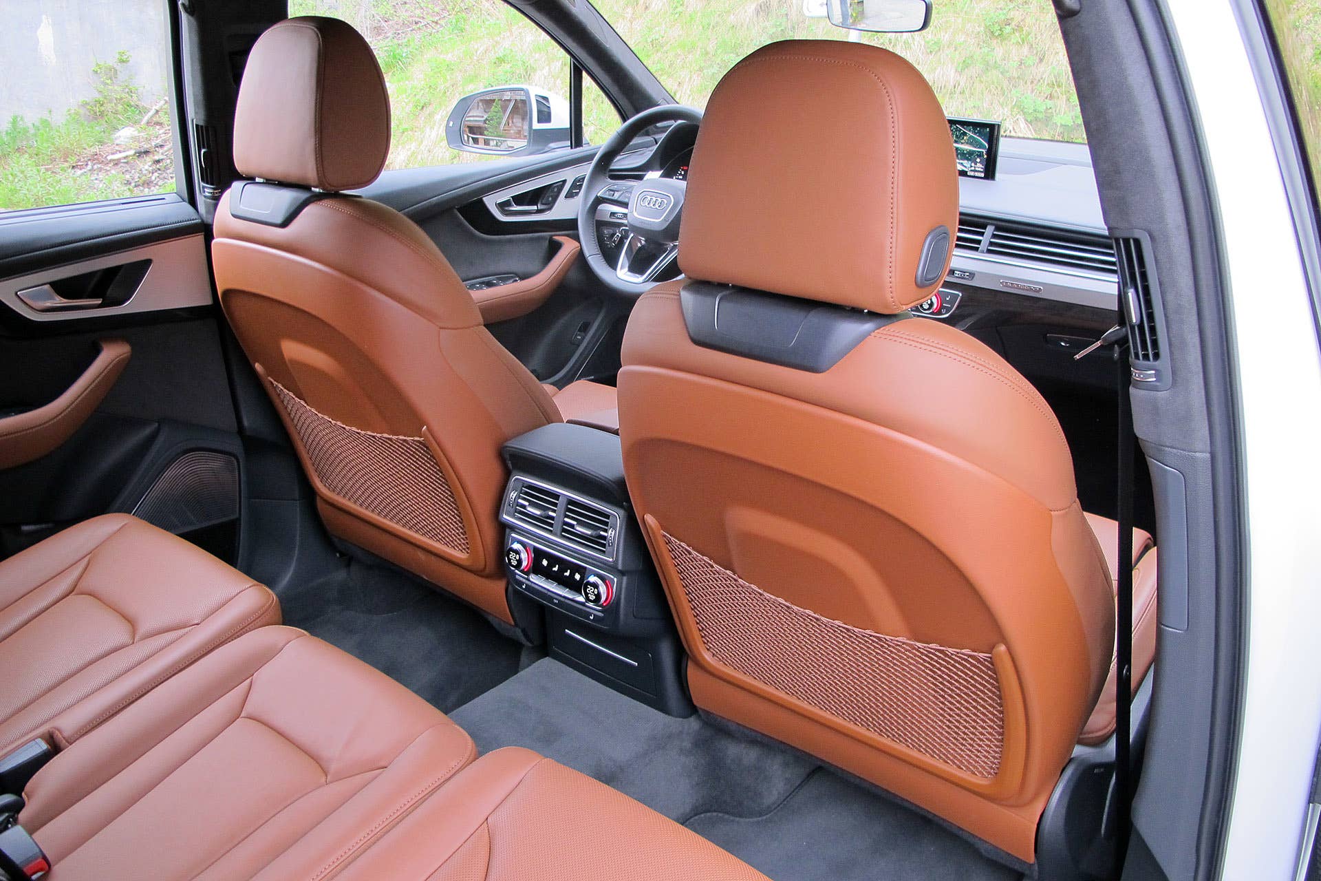 2017 Audi Q7 rear seats