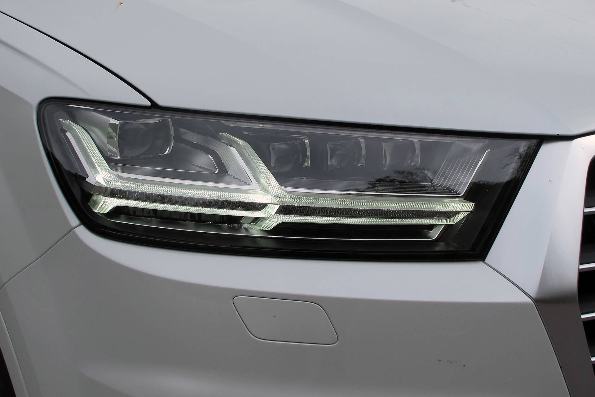 2017 Audi Q7 headlight