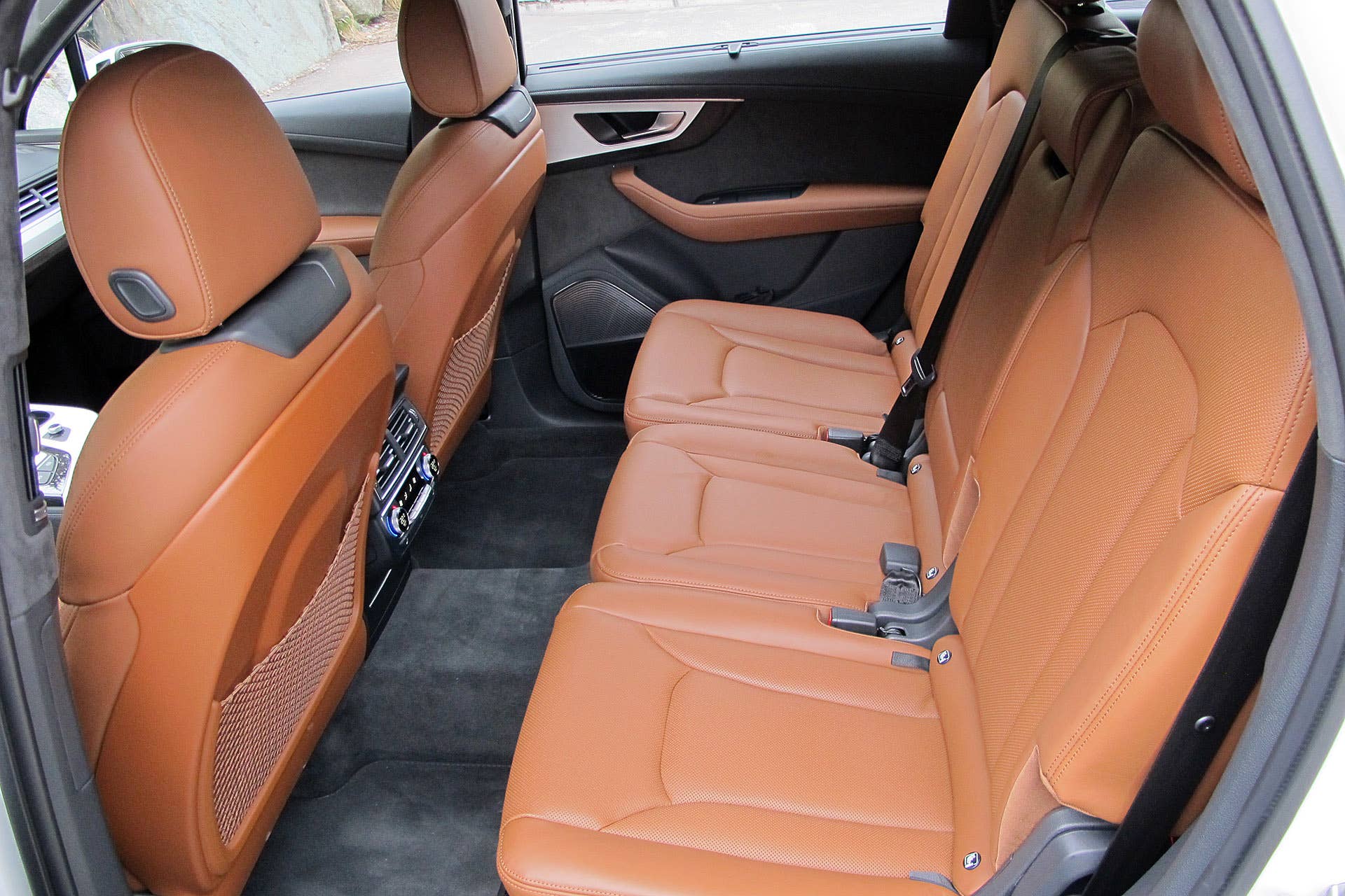 2017 Audi Q7 rear seats