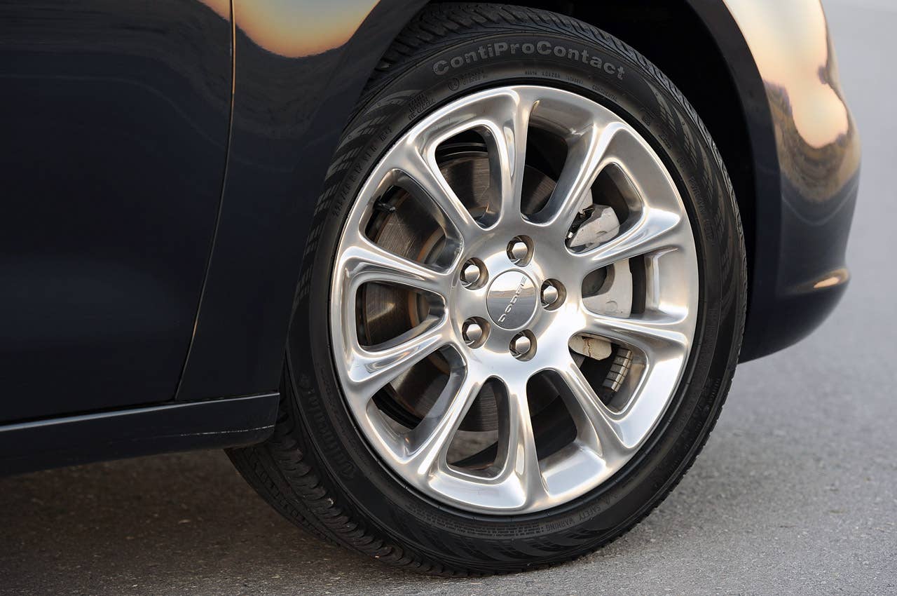 2013 Dodge Dart wheel