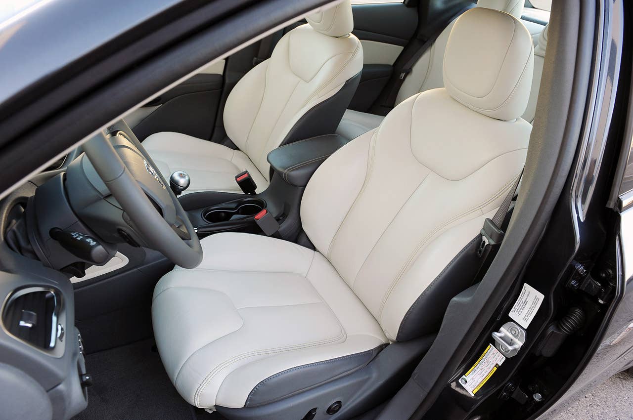2013 Dodge Dart front seats