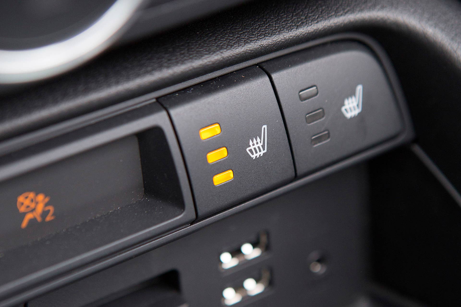 2016 Mazda MX-5 Miata seat heater controls