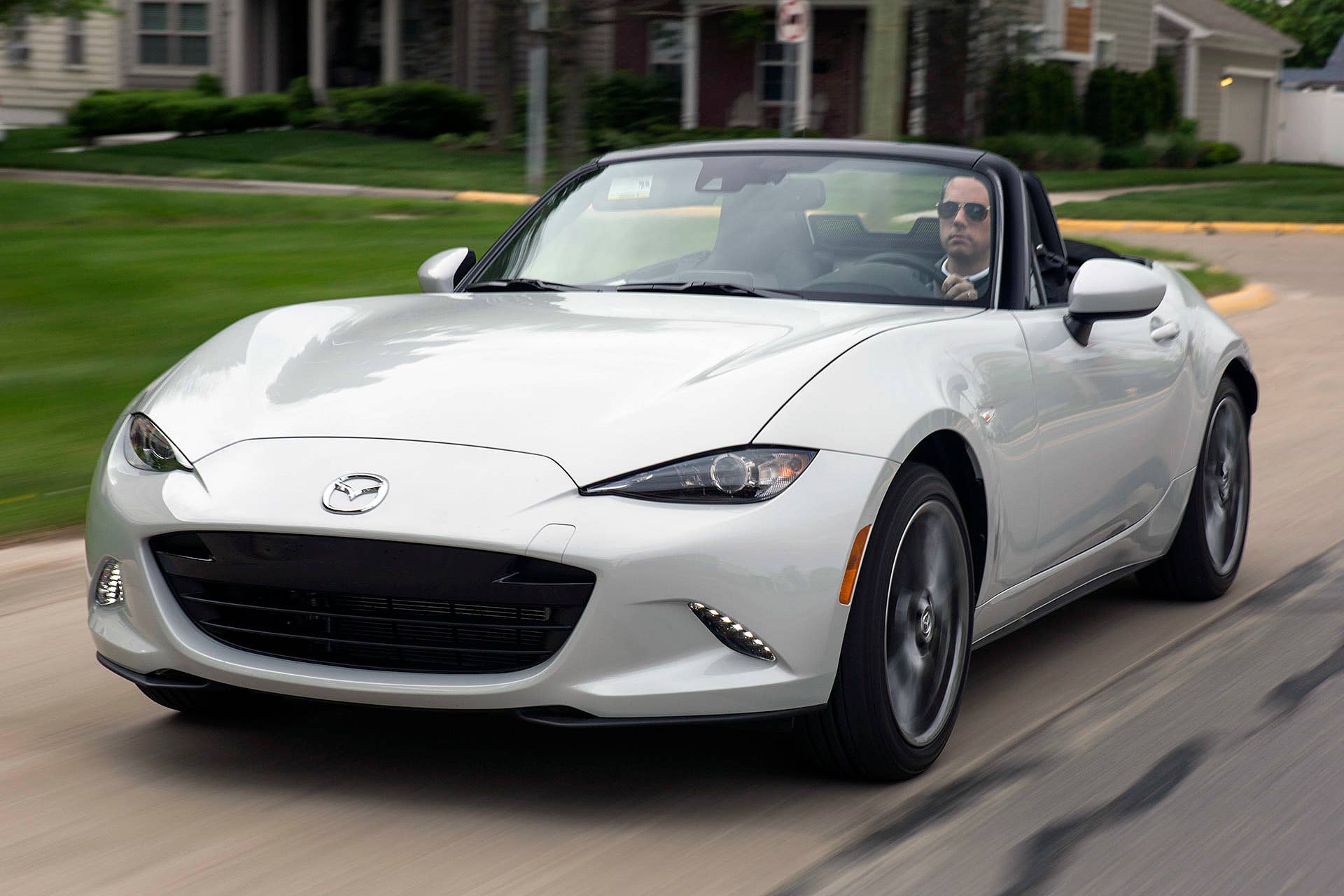 2016 Mazda MX-5 Miata driving