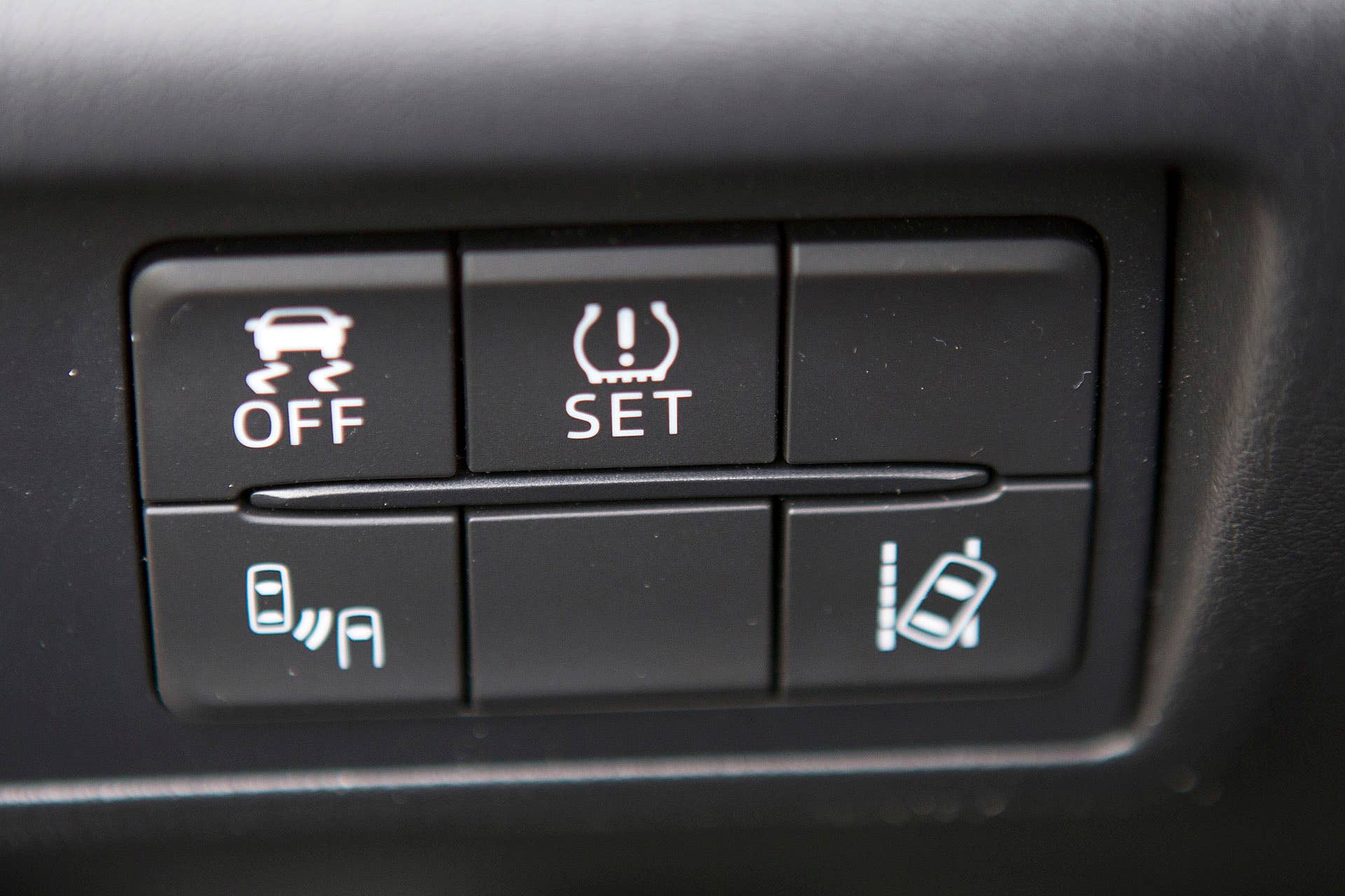 2016 Mazda MX-5 Miata drive mode controls
