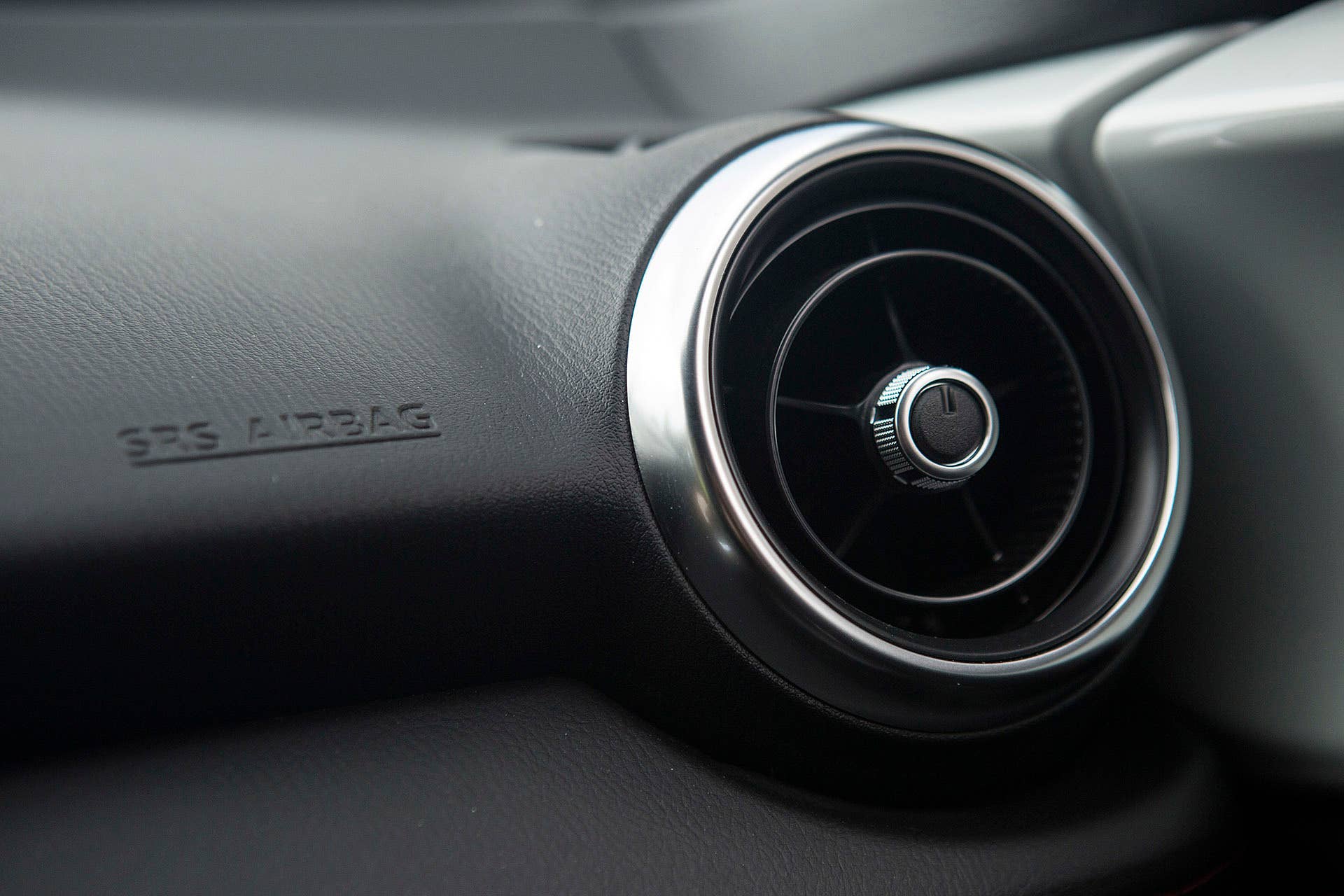 2016 Mazda MX-5 Miata air vent