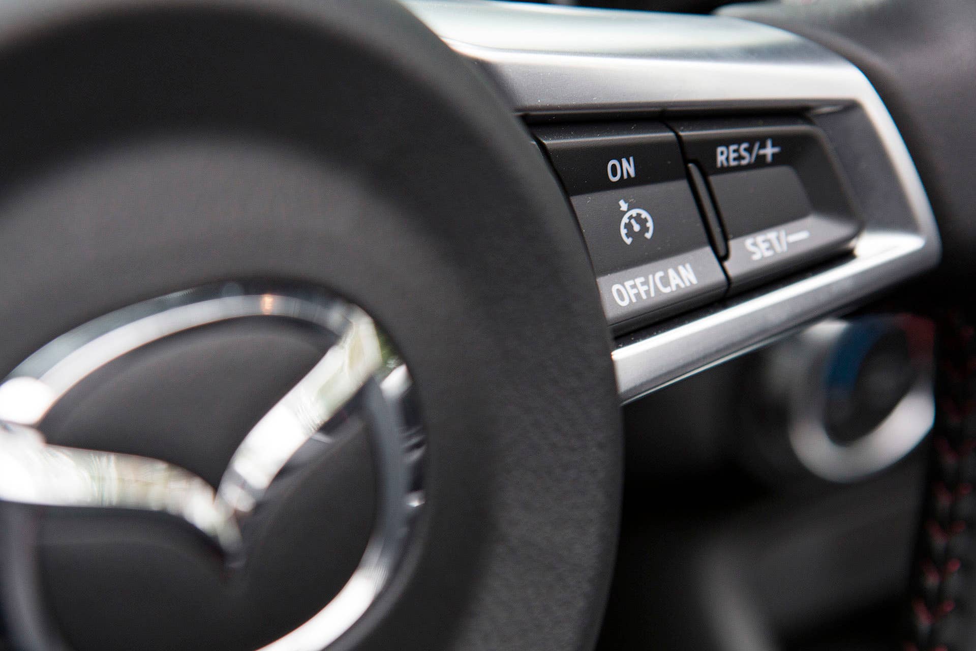 2016 Mazda MX-5 Miata steering wheel controls