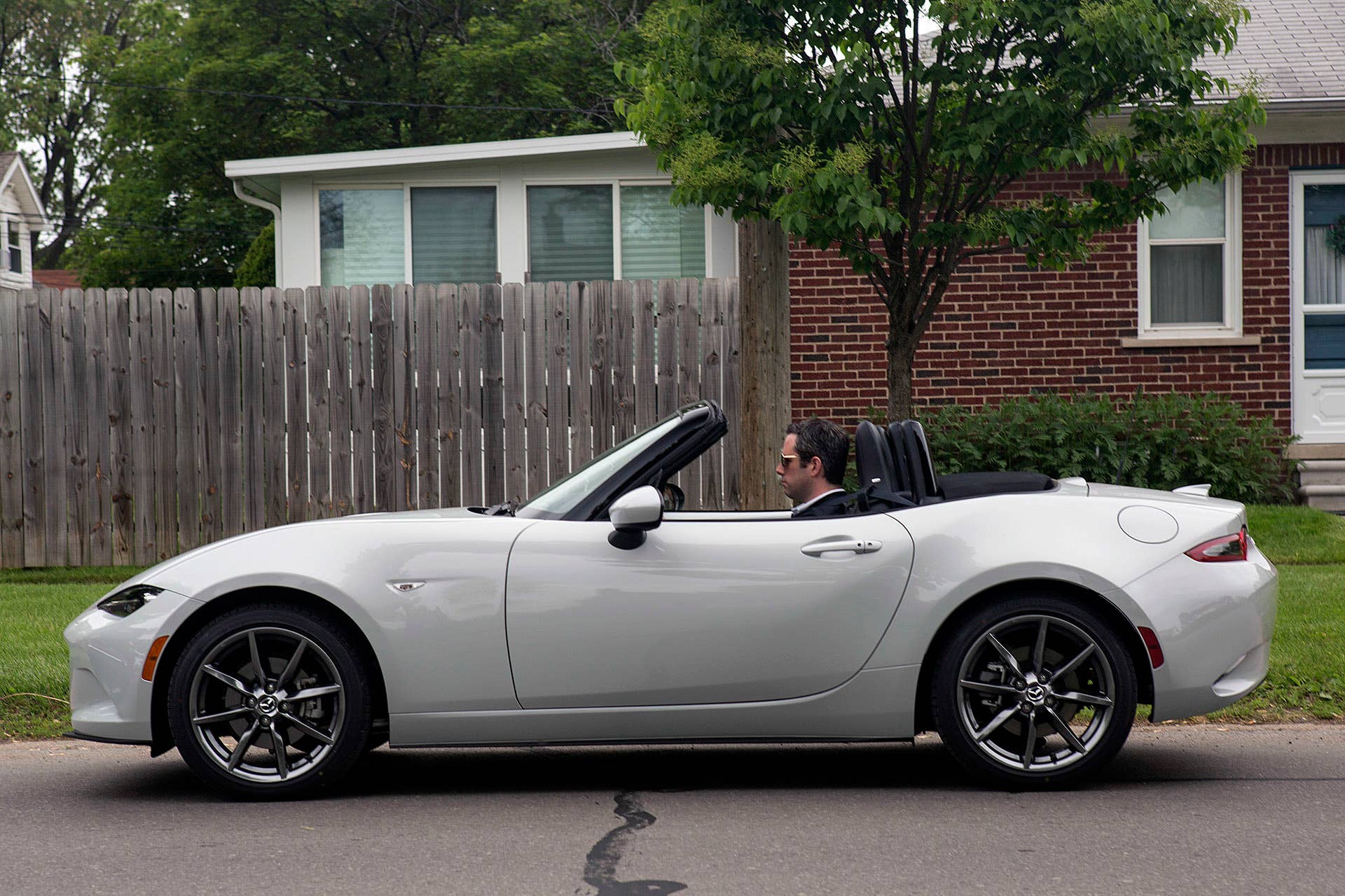 2016 Mazda MX-5 Miata side view