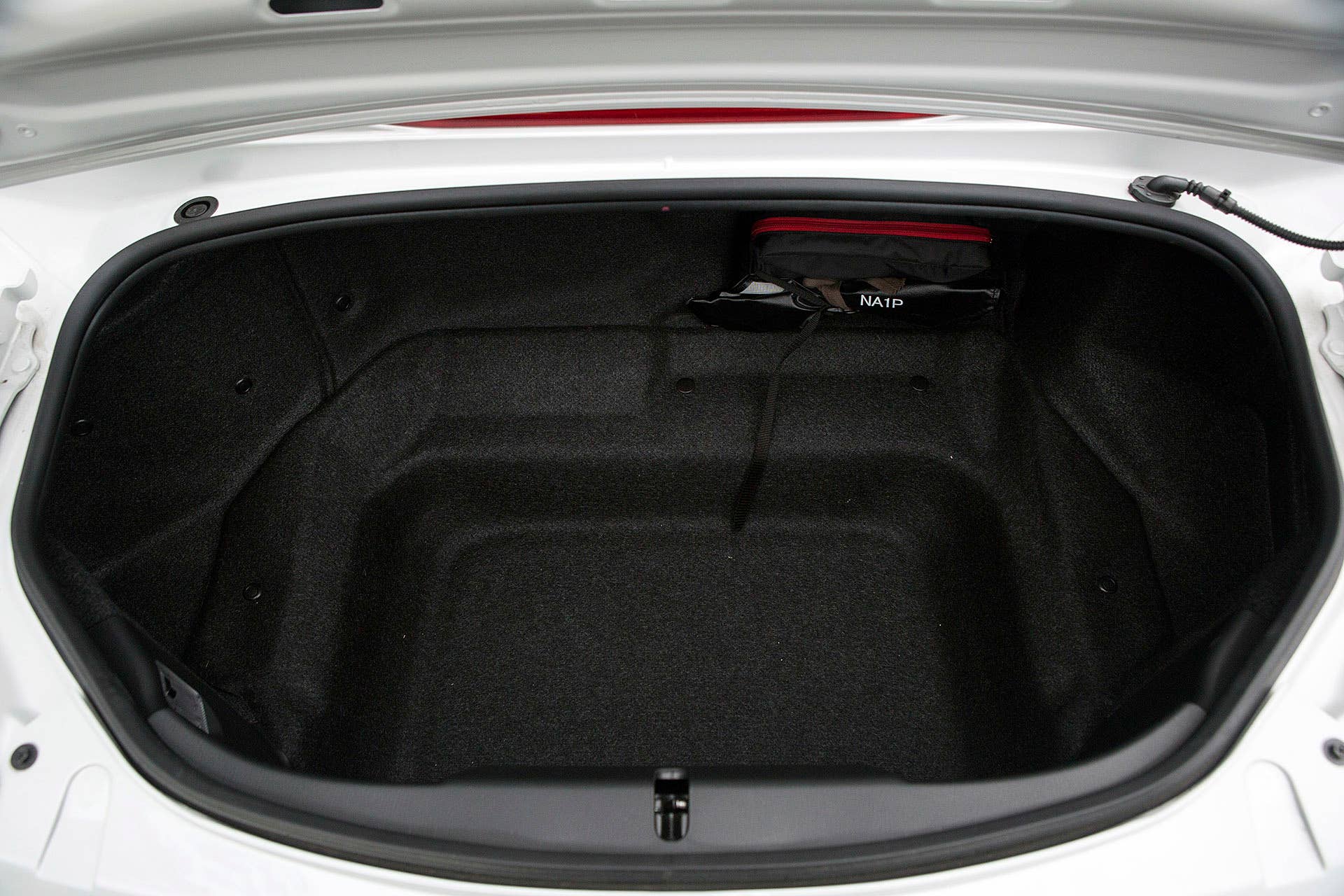 2016 Mazda MX-5 Miata trunk