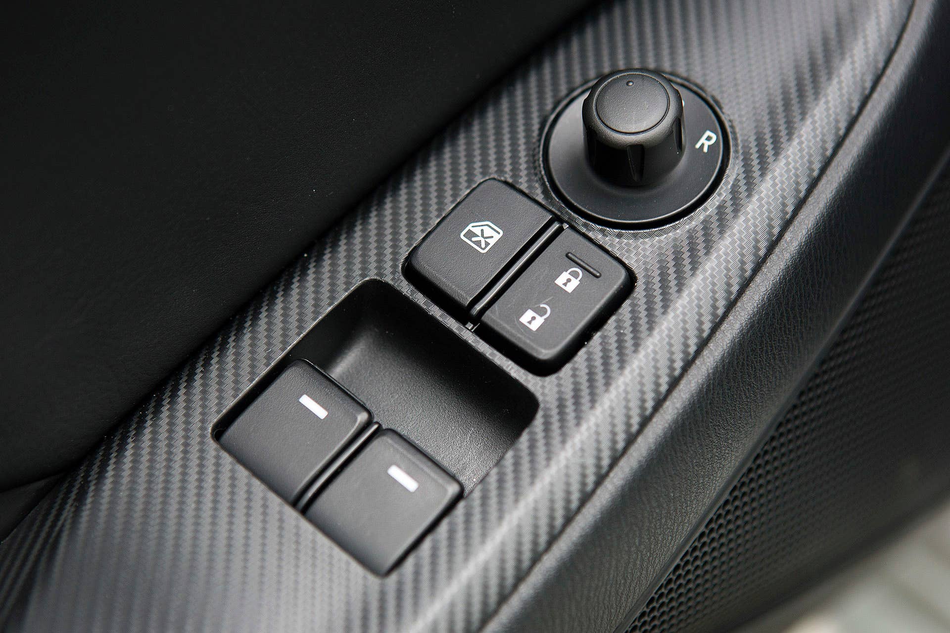 2016 Mazda MX-5 Miata door controls
