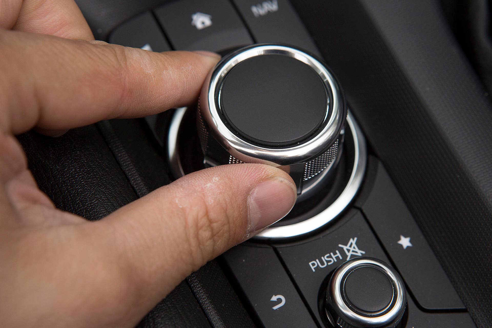 2016 Mazda MX-5 Miata multimedia system controls