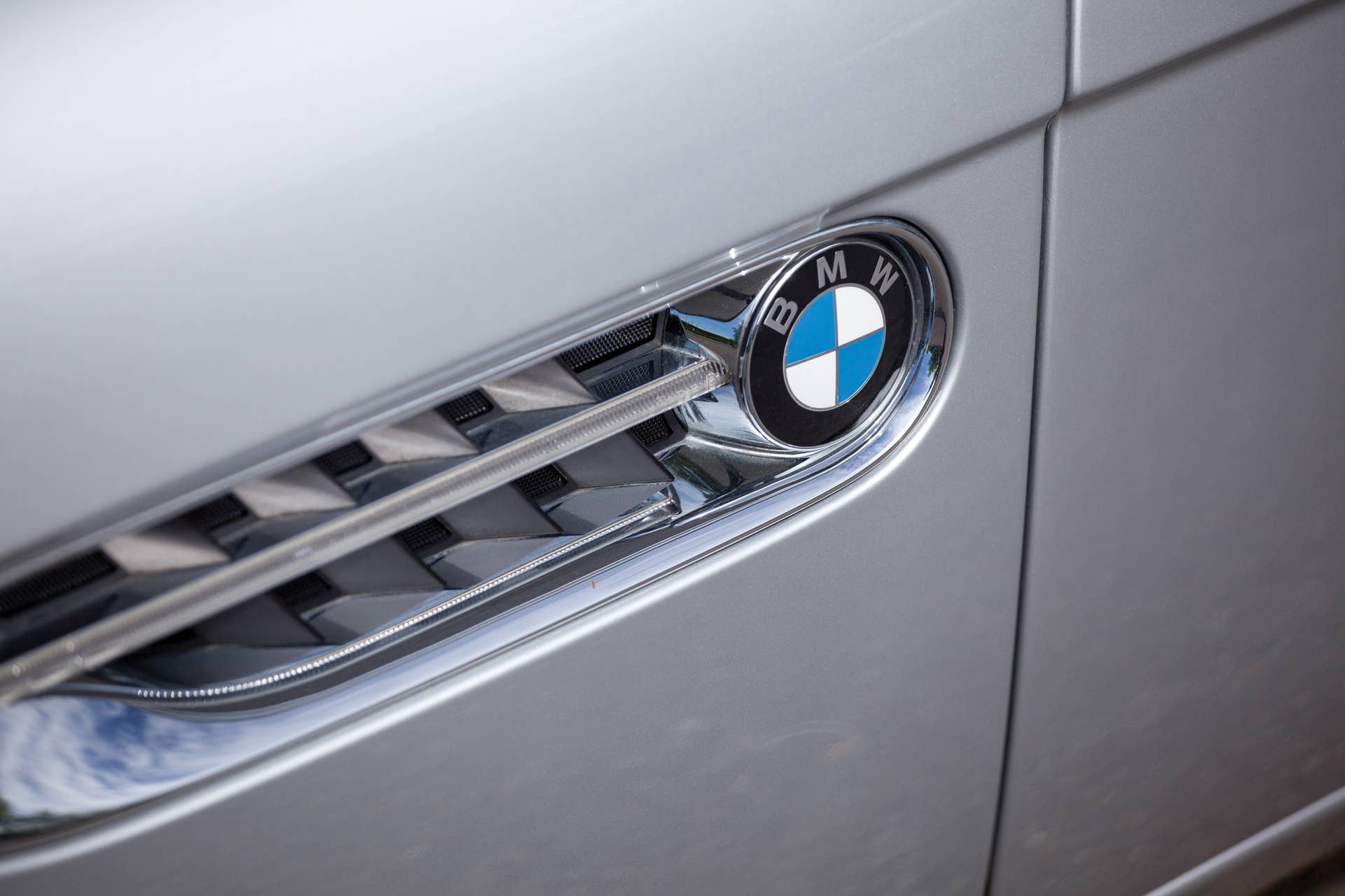2001 BMW Z8 side vent