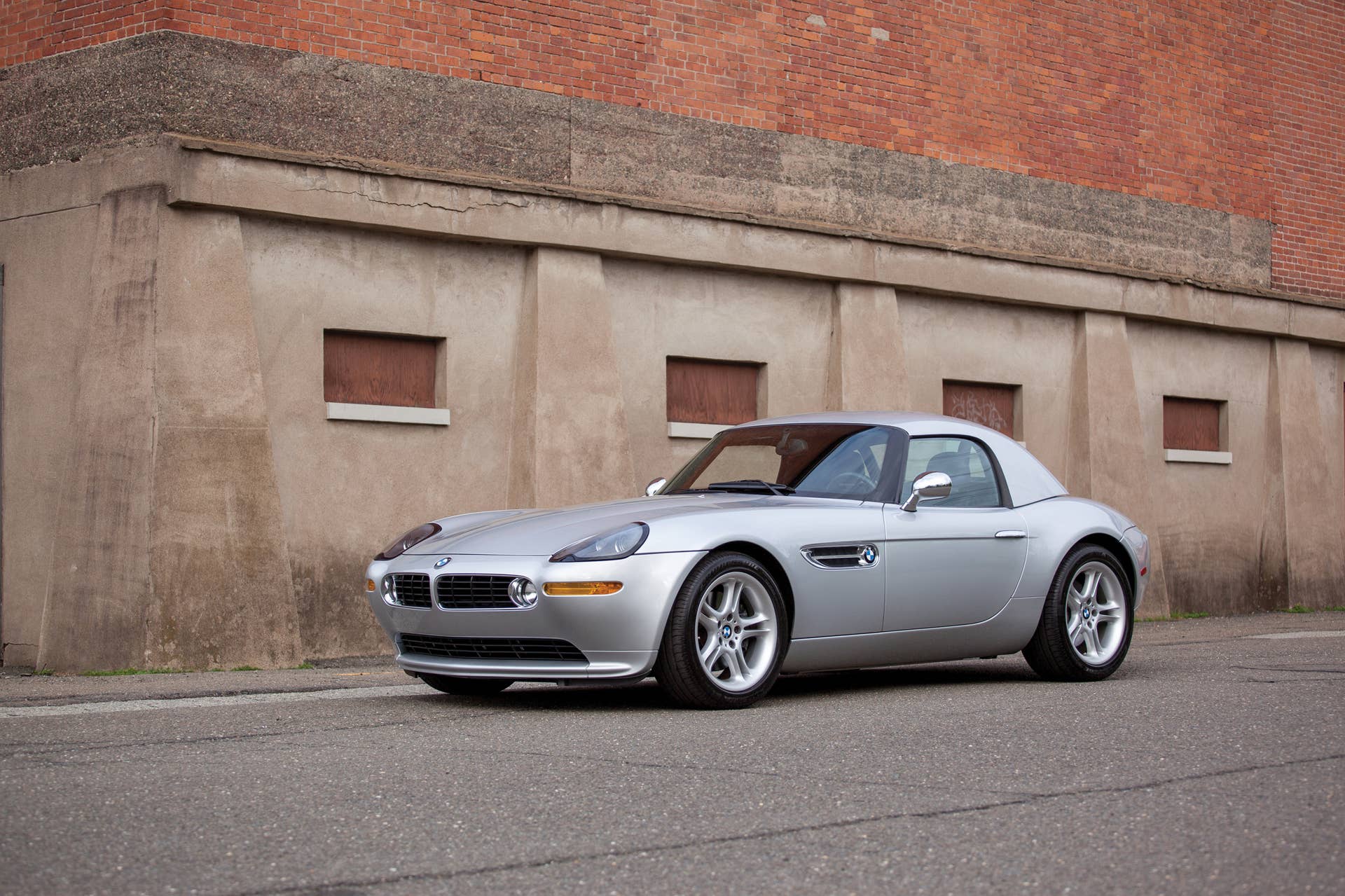 2001 BMW Z8 front 3/4 hardtop