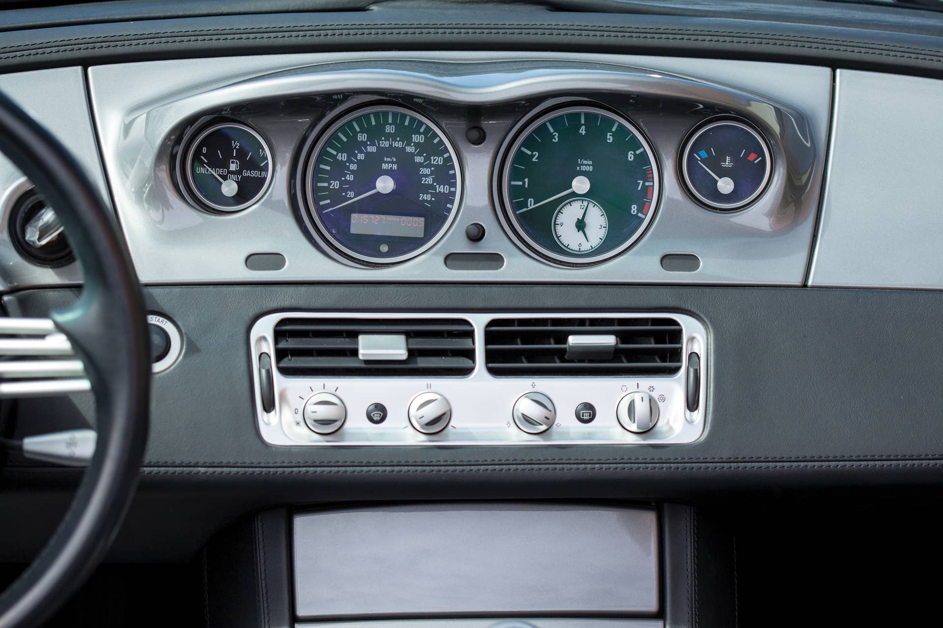 2001 BMW Z8 dashboard