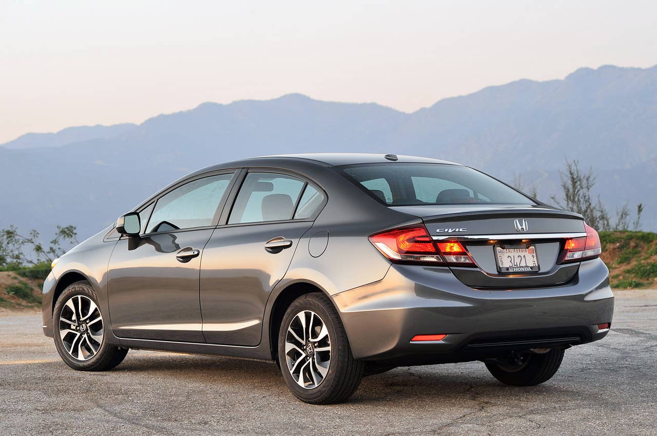 2013 Honda Civic rear 3/4 view