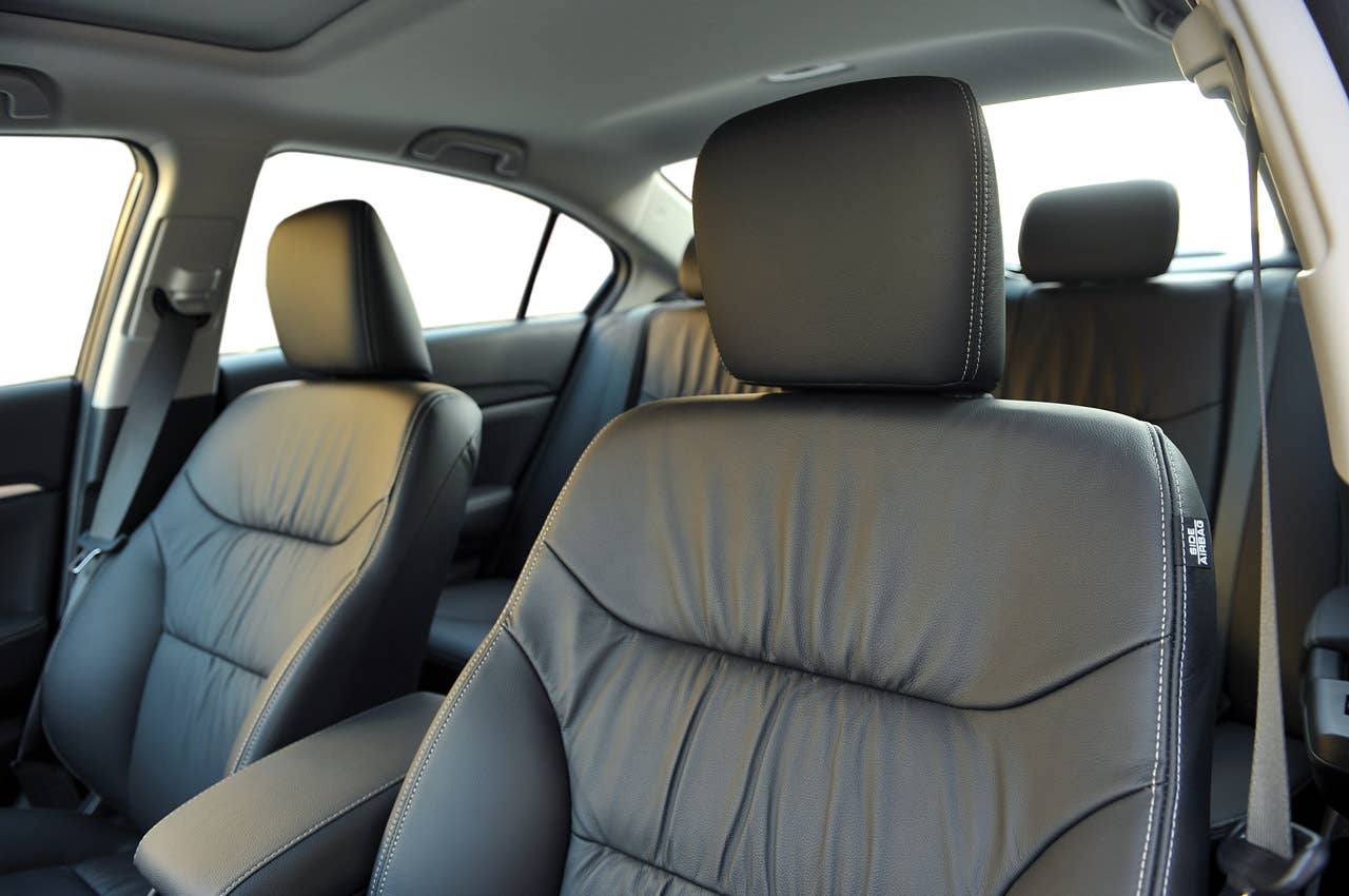 2013 Honda Civic front seats