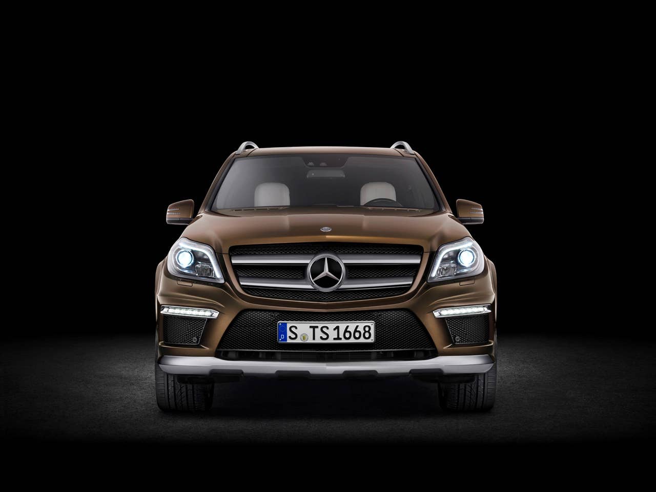 GL 350 BLUETEC, Citrinbraun metallic, Designo porcellan (X 166) 2012